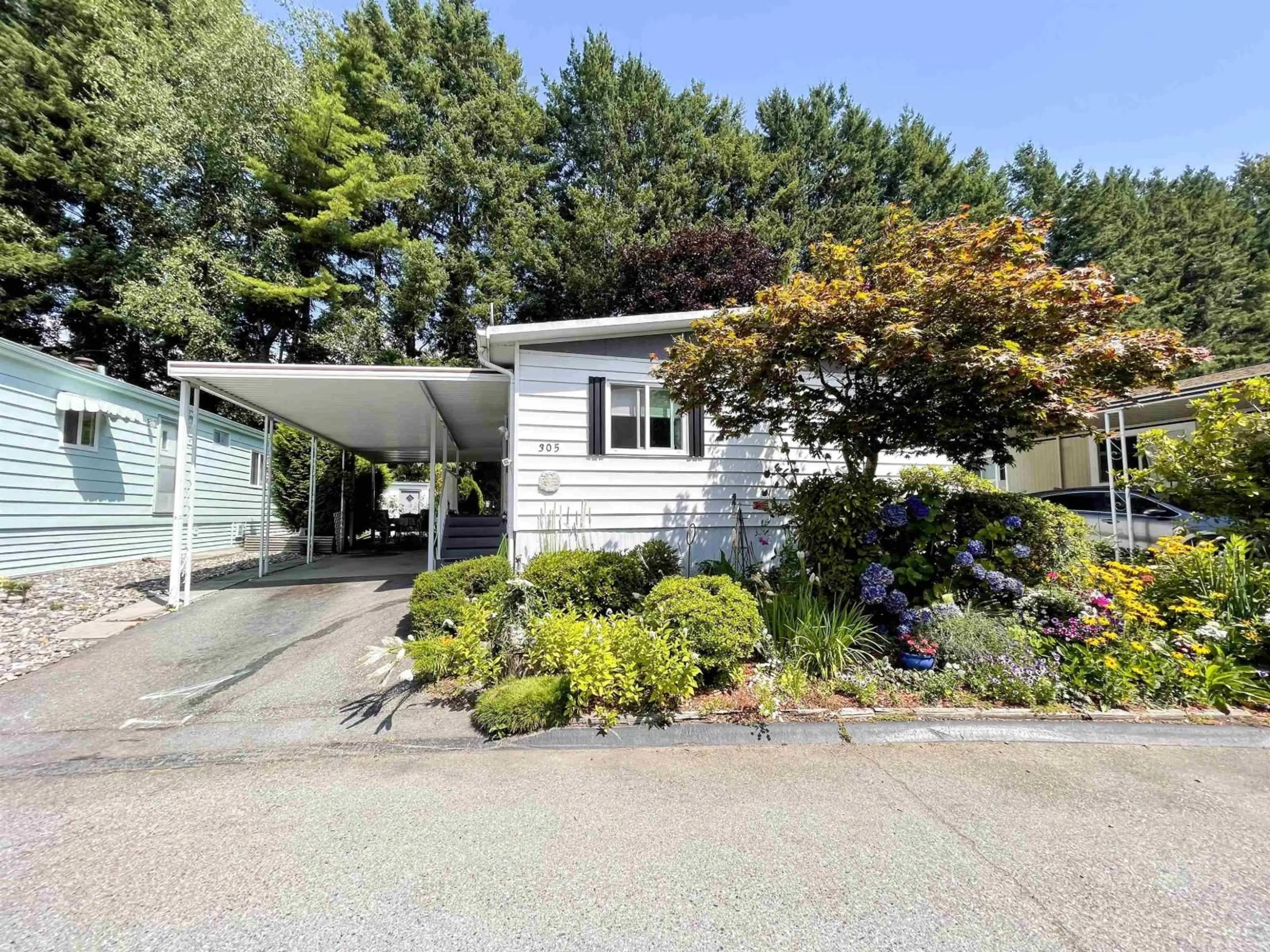 Home with vinyl exterior material, street for 305 - 1840 160, Surrey British Columbia V4A4X4