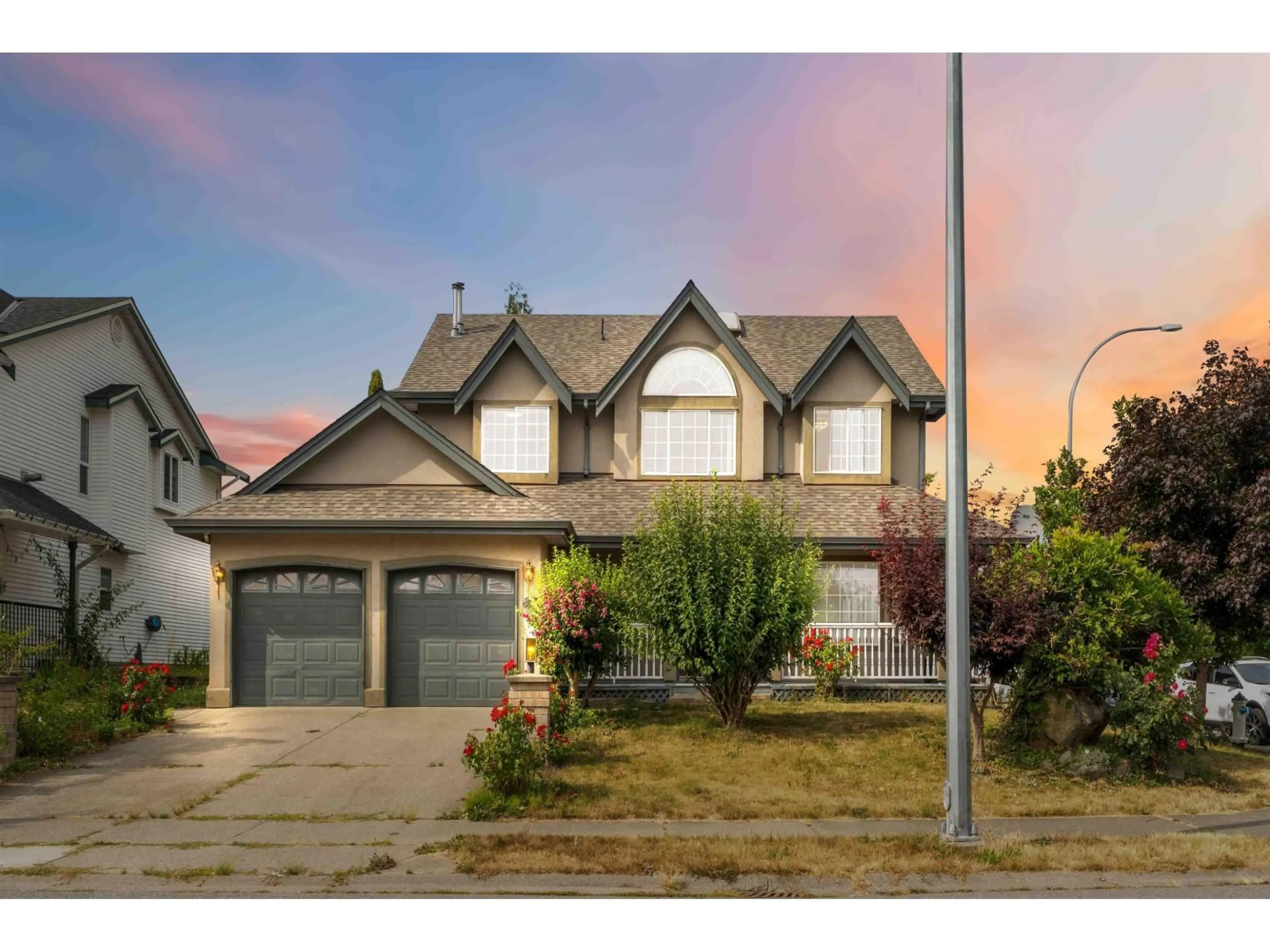 Home with vinyl exterior material, street for 30759 CRESTVIEW, Abbotsford British Columbia V2T6R6