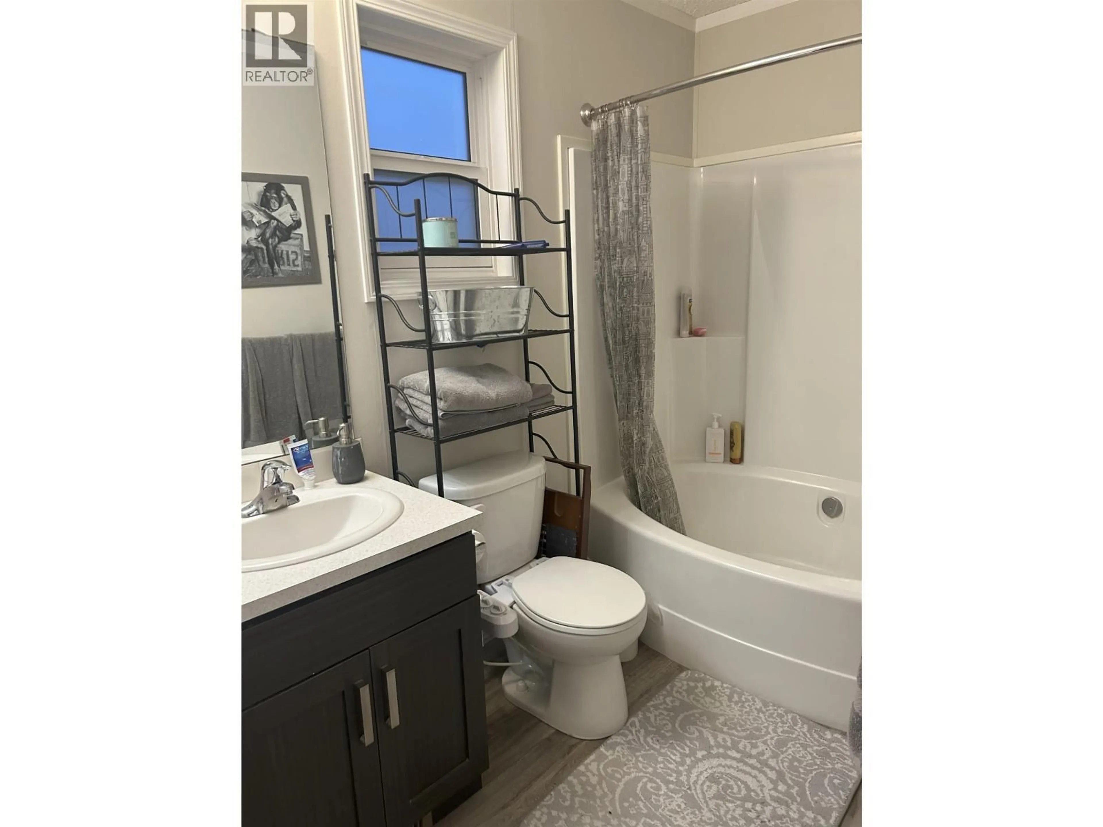 Standard bathroom, ceramic/tile floor for 45 - 5164 HART HIGHWAY, Prince George British Columbia V2K3A1