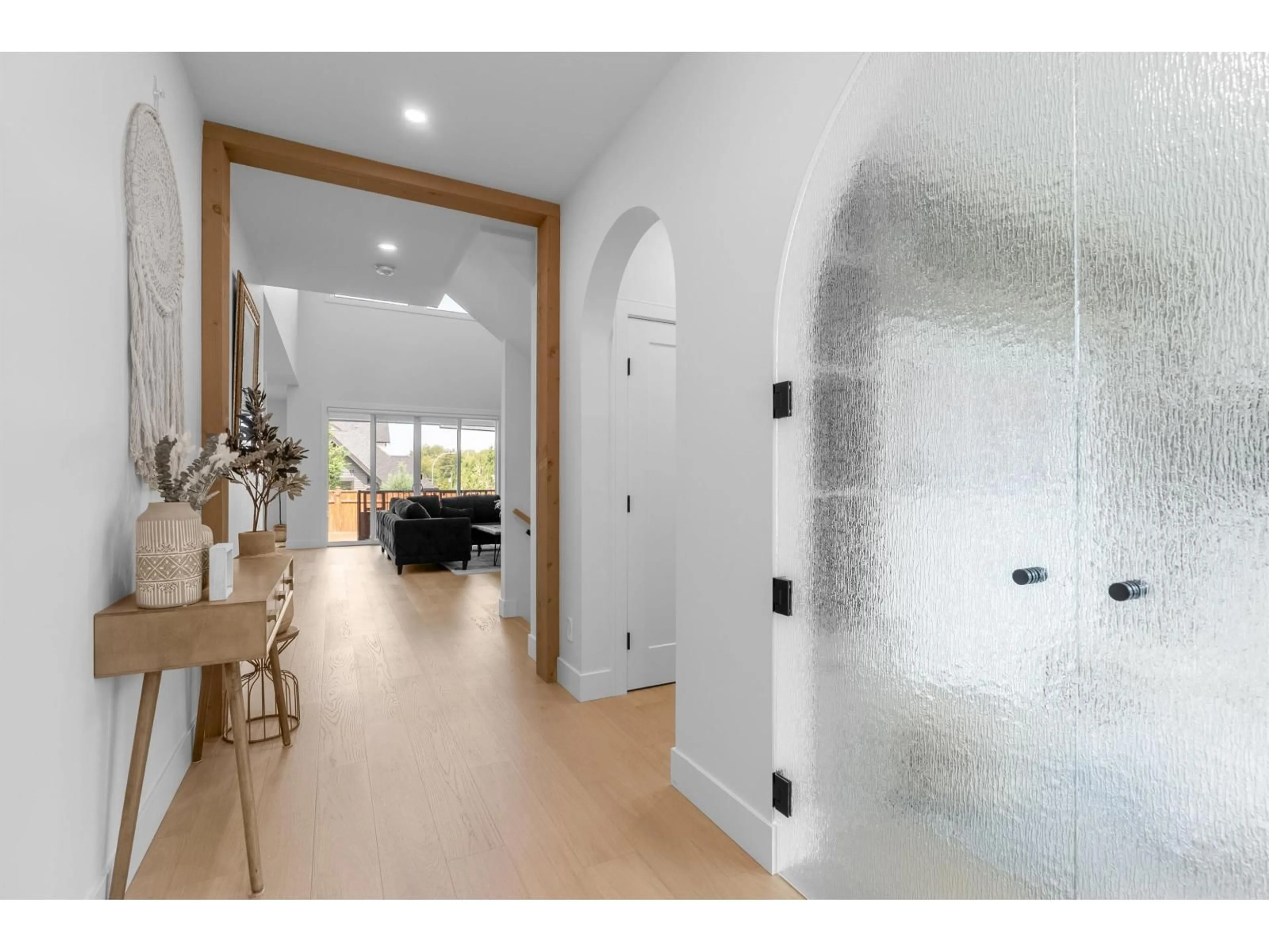 Indoor entryway for 19689 78B, Langley British Columbia V2Y4L8