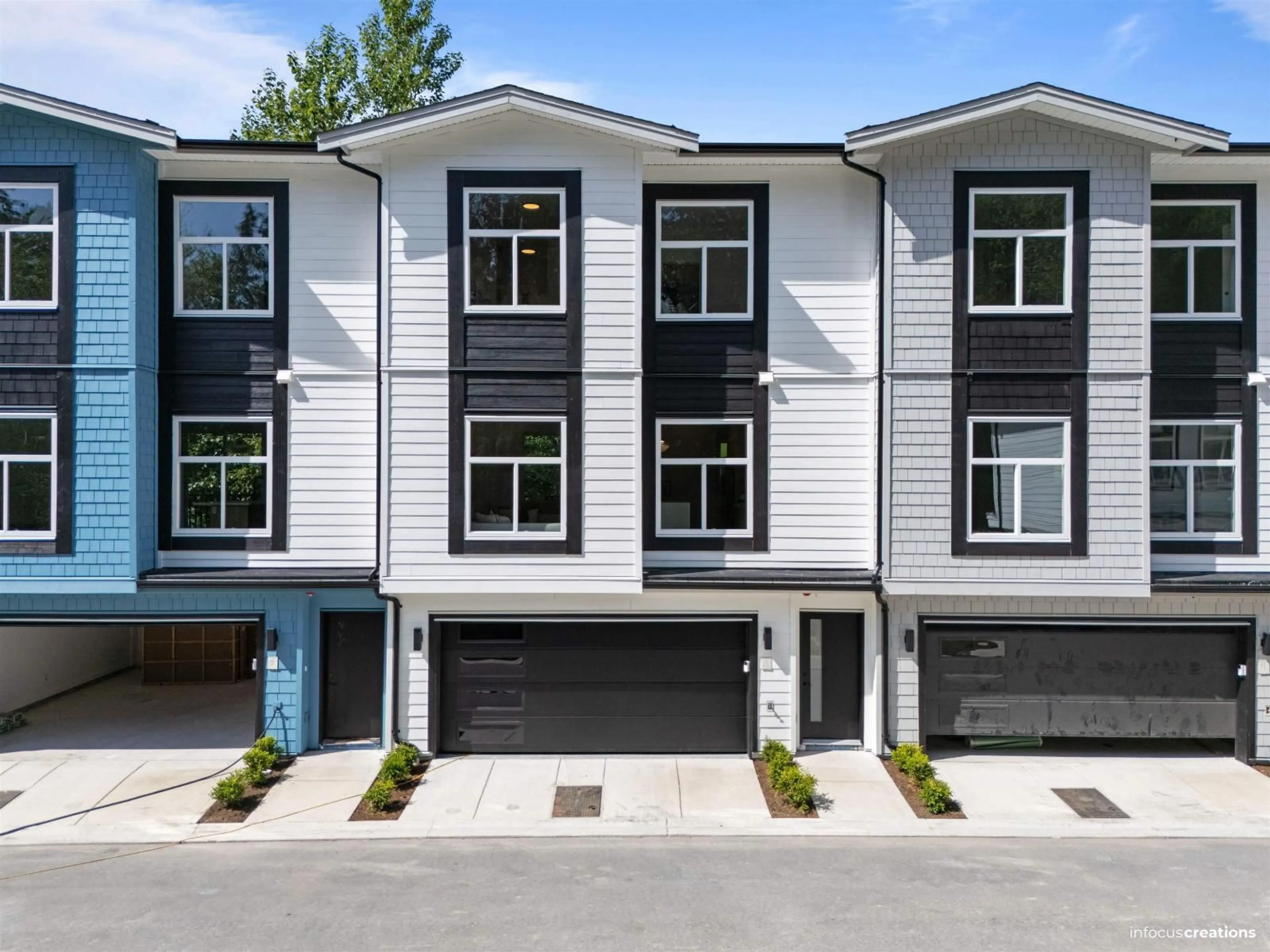 Home with vinyl exterior material, street for 7 - 8924 CEDAR, Mission British Columbia V4S1A3