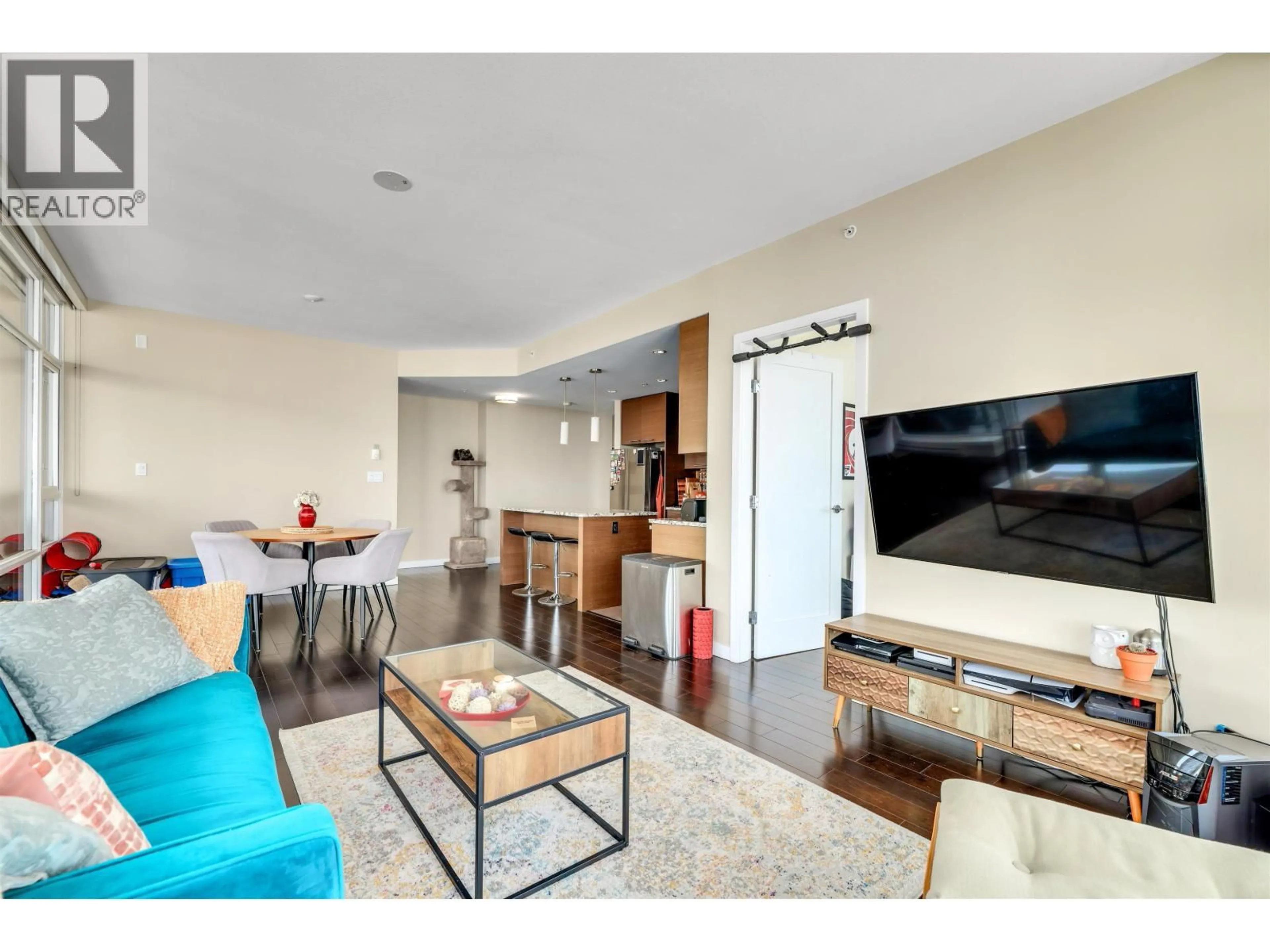 Living room with furniture, unknown for 1801 - 6168 WILSON AVENUE, Burnaby British Columbia V5H0B2