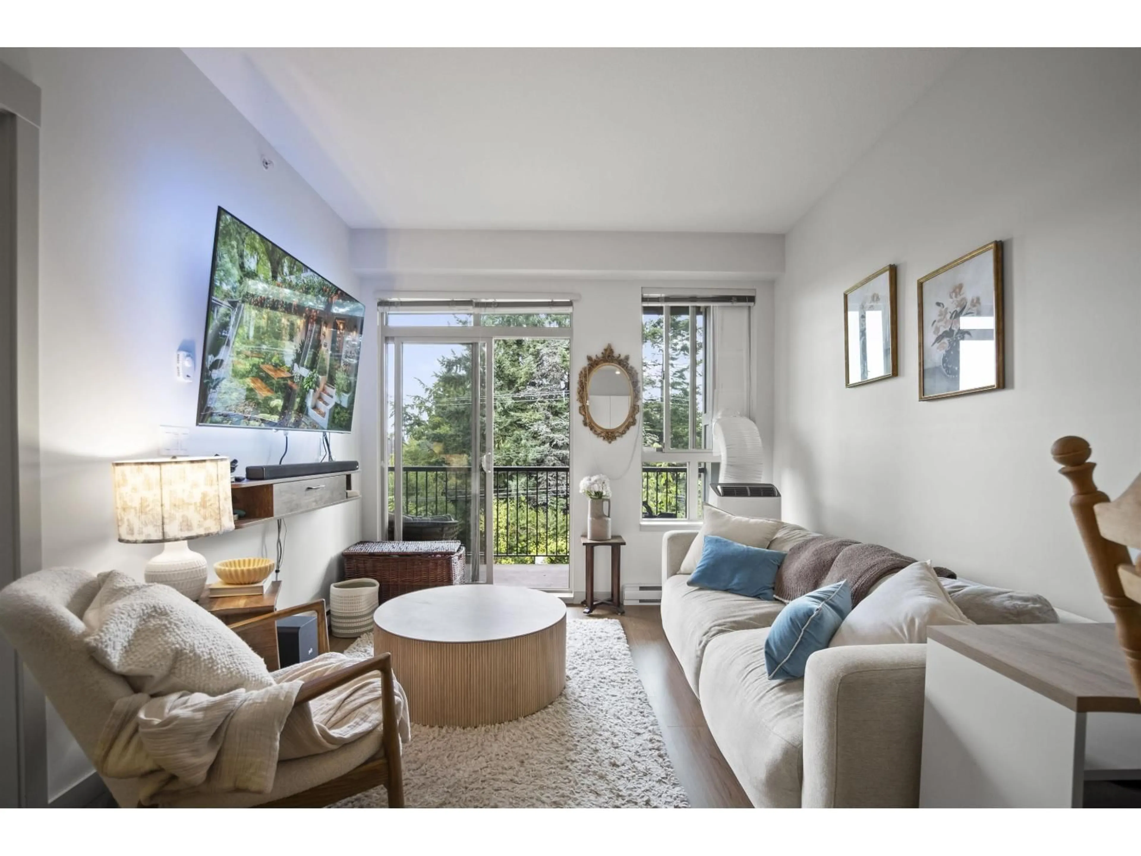 Living room with furniture, unknown for 316 - 8695 160, Surrey British Columbia V4N6L6