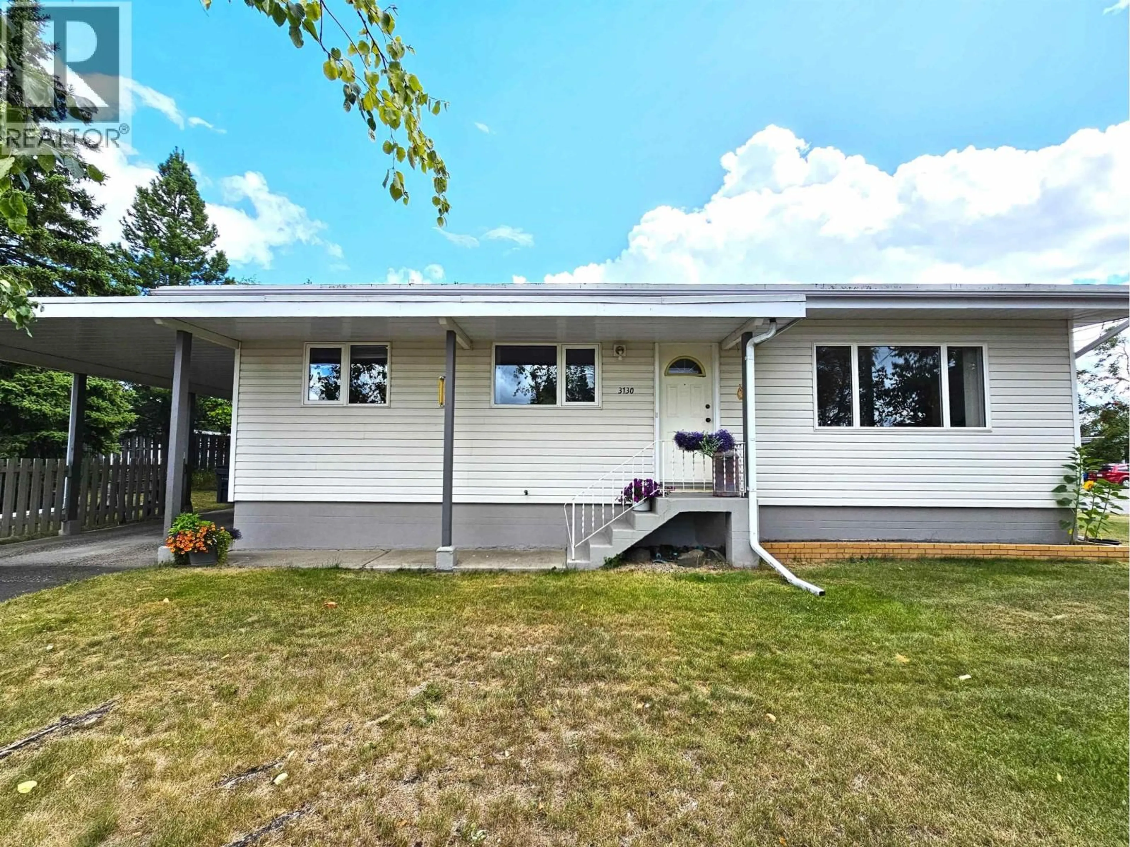 Home with vinyl exterior material, unknown for 3130 NECHAKO DRIVE, Prince George British Columbia V2M3B3