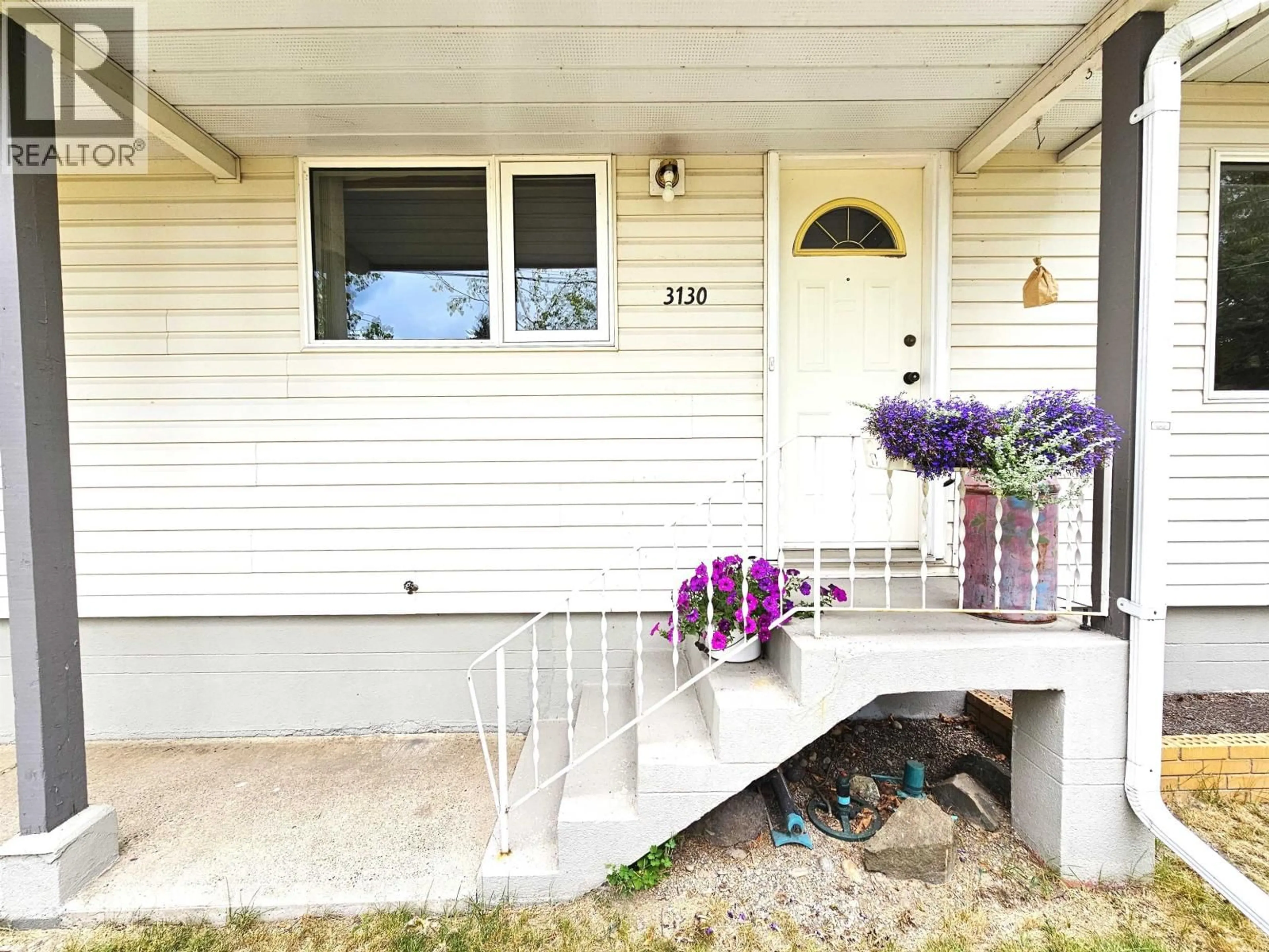 Indoor entryway for 3130 NECHAKO DRIVE, Prince George British Columbia V2M3B3