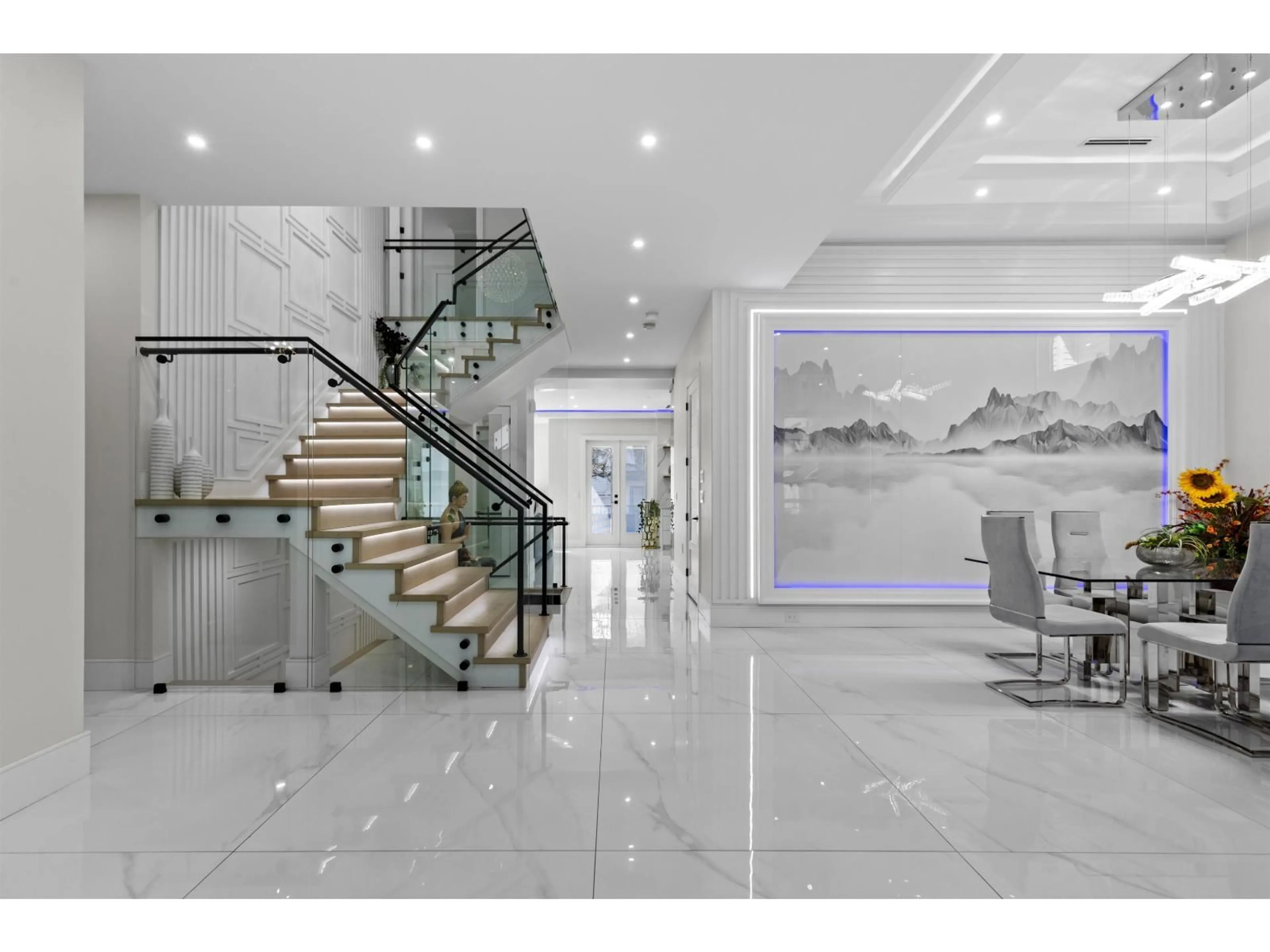Indoor foyer for 10851 130, Surrey British Columbia V3T3L9