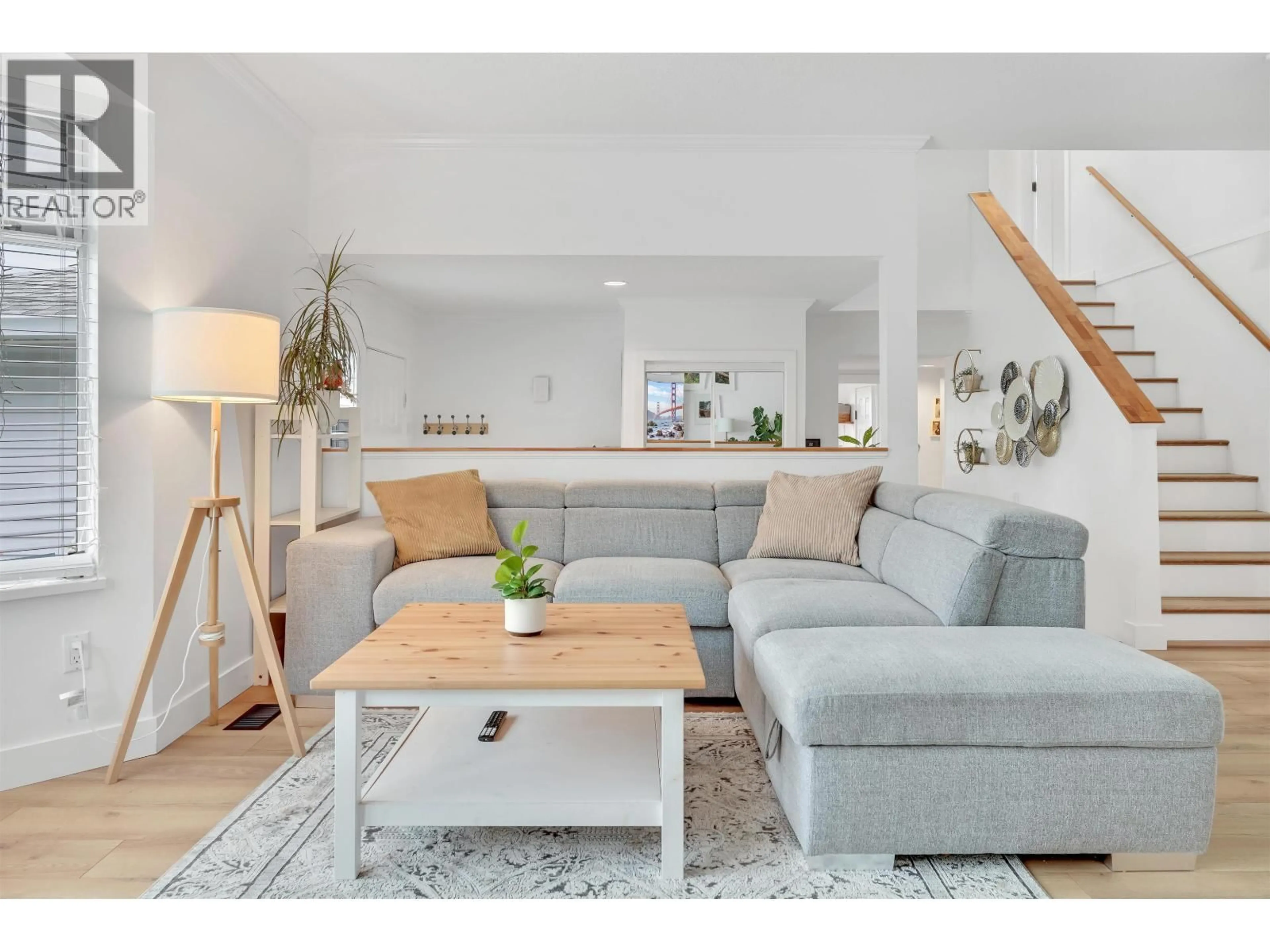 Living room with furniture, wood/laminate floor for 11399 HARRISON STREET, Maple Ridge British Columbia V2X9L2