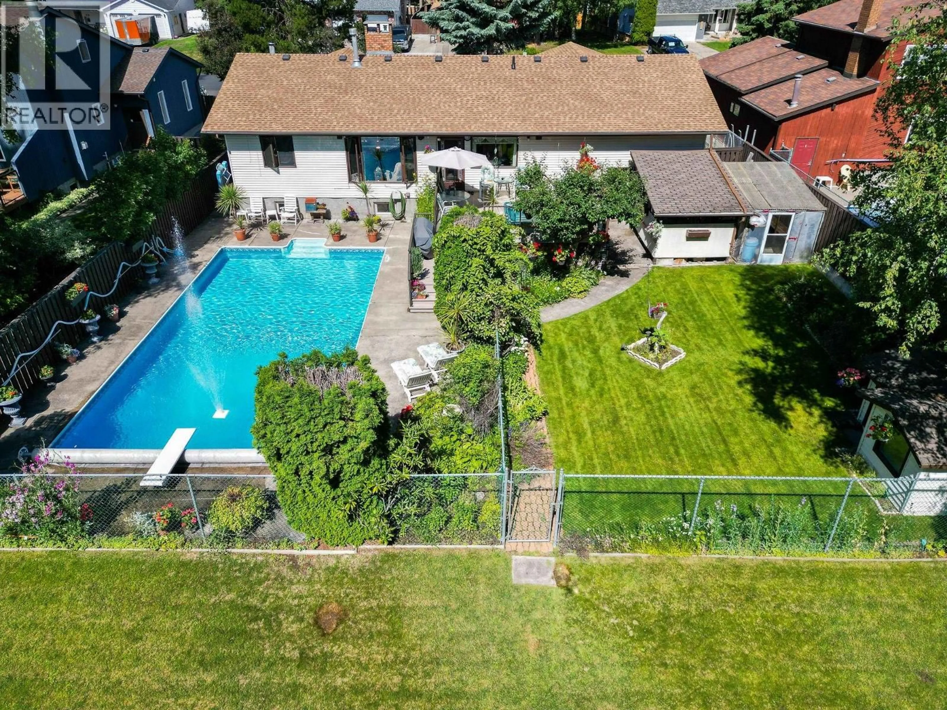 A pic from outside/outdoor area/front of a property/back of a property/a pic from drone, street for 2774 WILDWOOD CRESCENT, Prince George British Columbia V2K3Y3