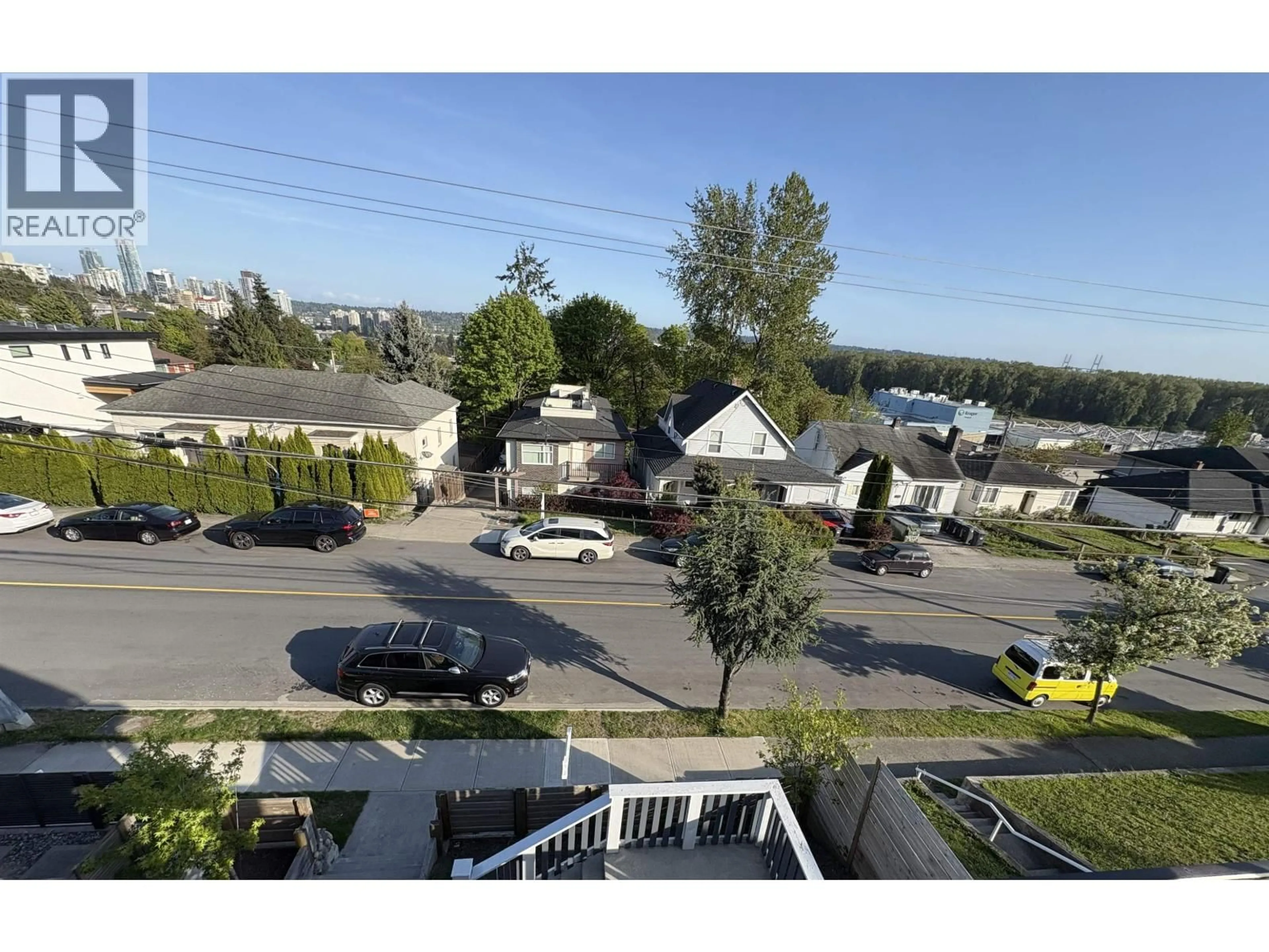 A pic from outside/outdoor area/front of a property/back of a property/a pic from drone, unknown for 1409 SIXTH AVENUE, New Westminster British Columbia V3M2C5