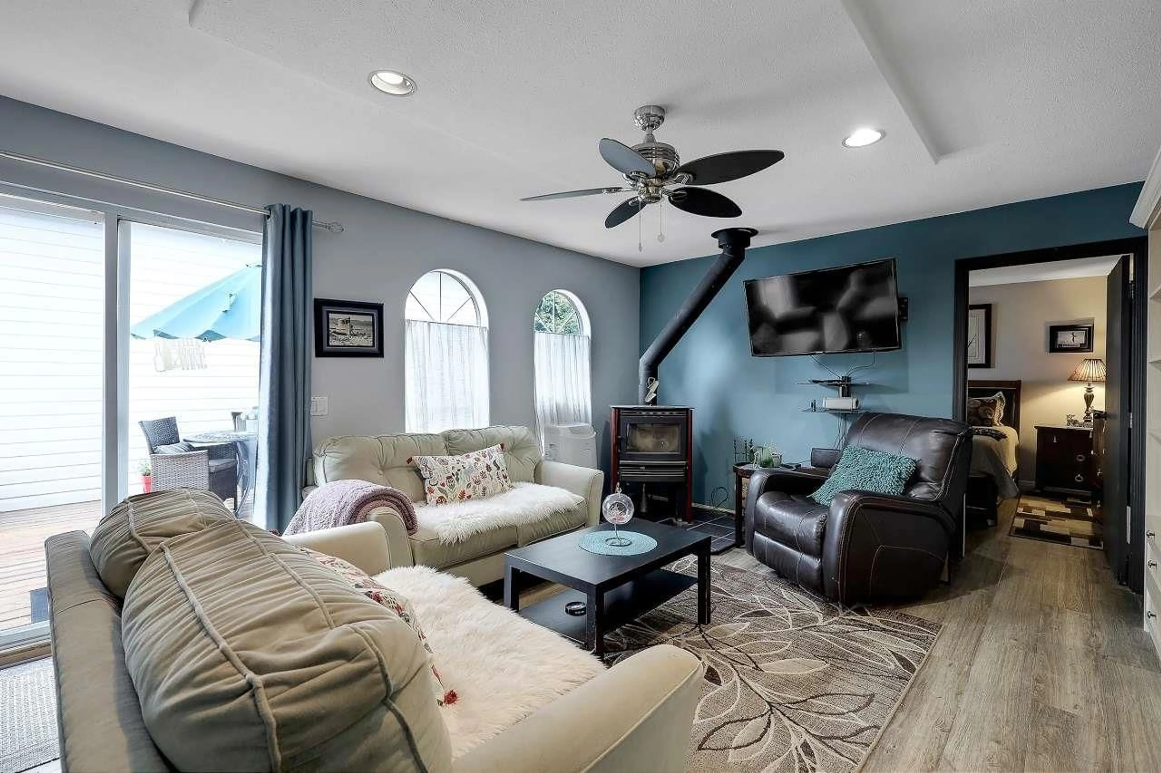 Living room with furniture, unknown for 59 - 43201 LOUGHEED, Mission British Columbia V0M1G0