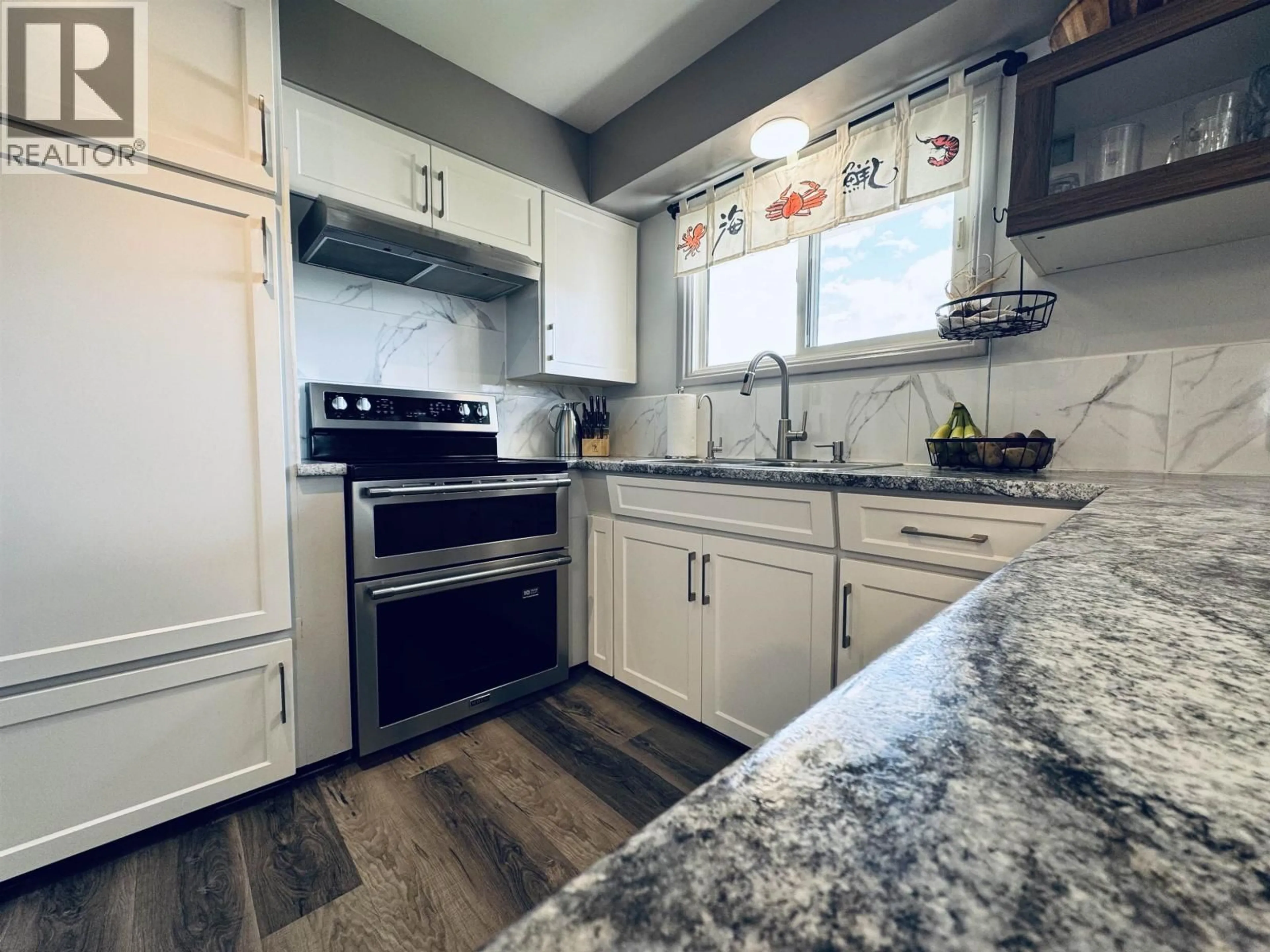 Open concept kitchen, unknown for 631 JOHNSON STREET, Williams Lake British Columbia V2G1T9
