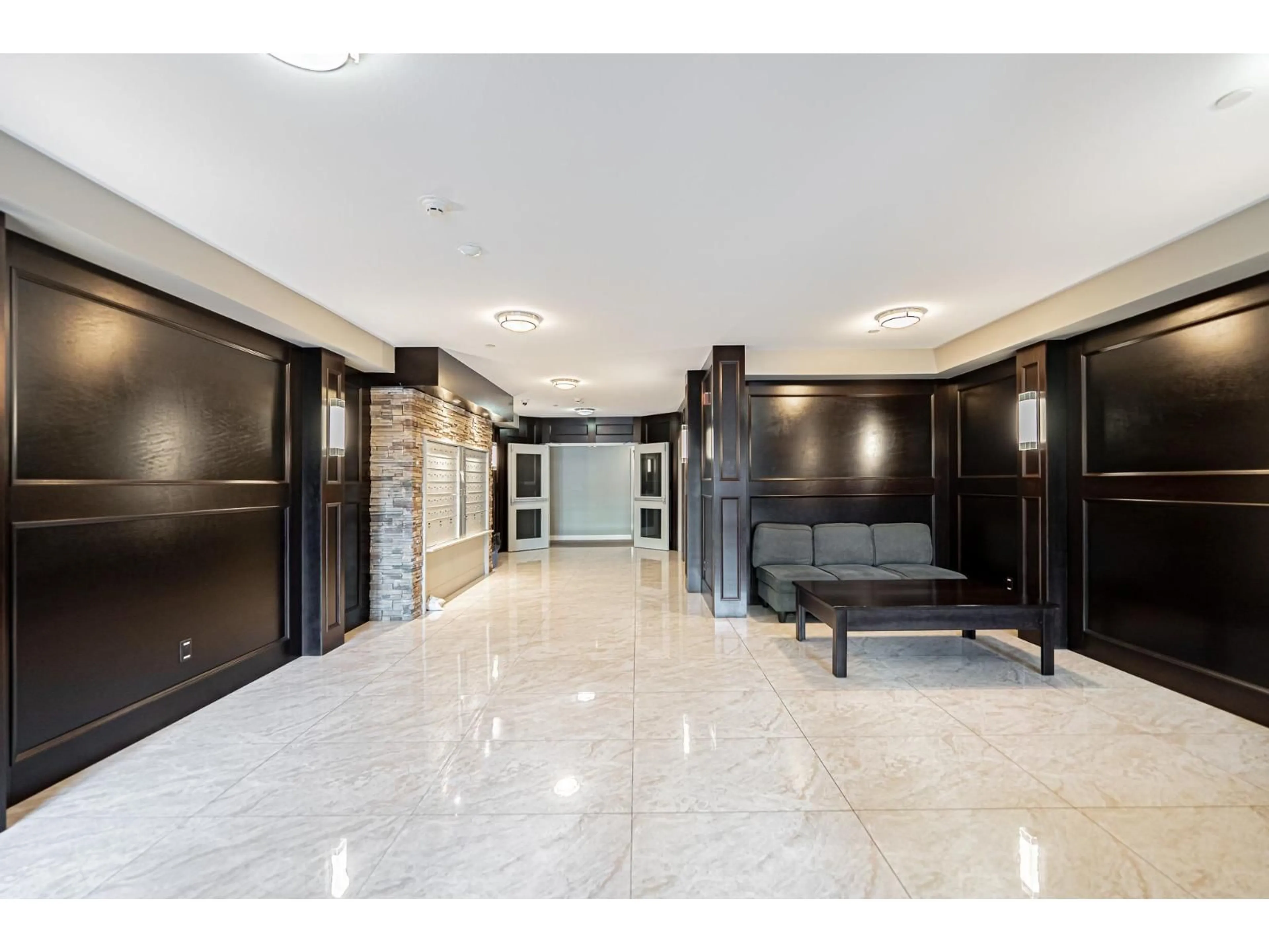 Lobby for 101 - 8561 203A, Langley British Columbia V2Y3L7