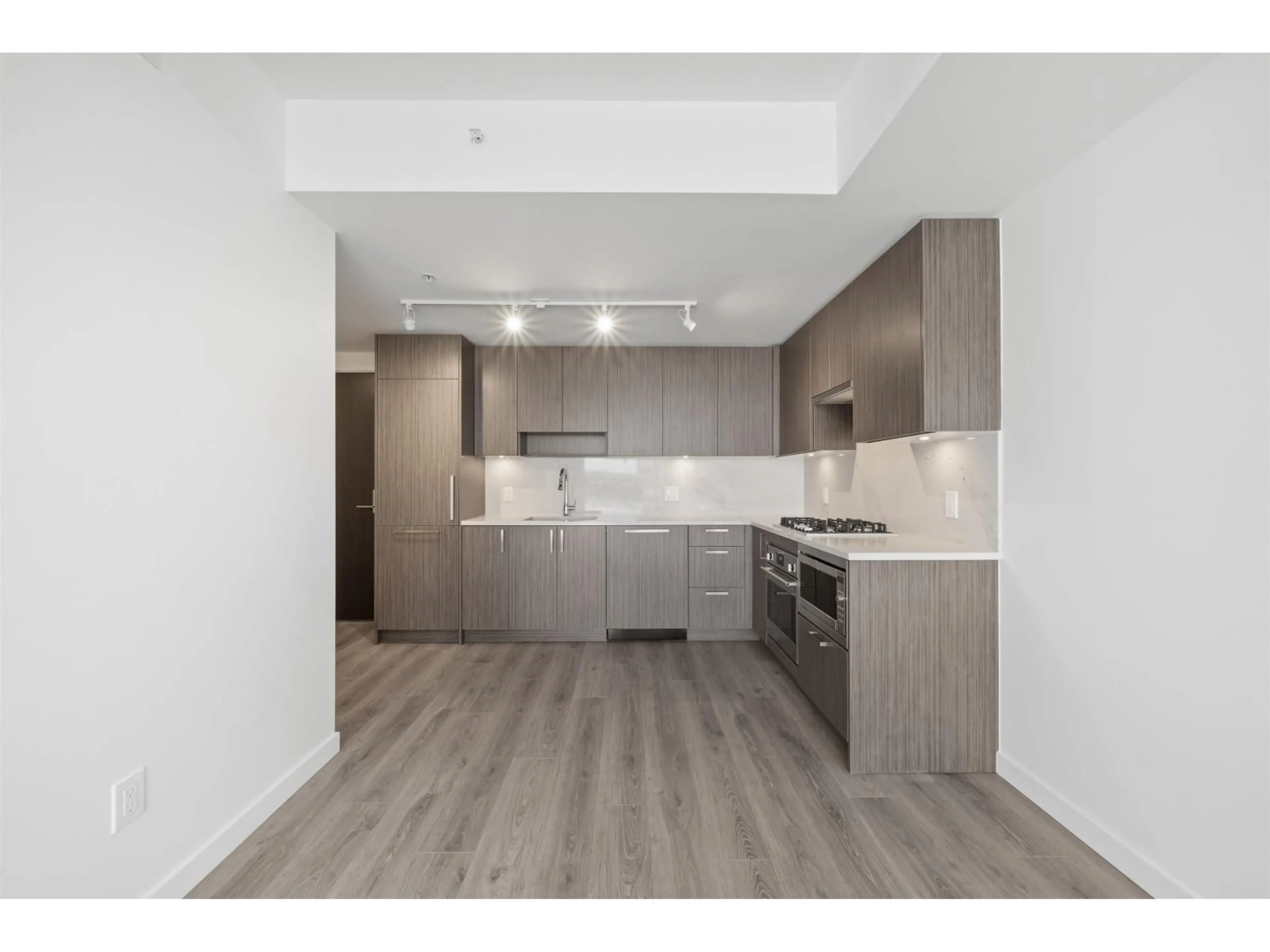 Standard kitchen, wood/laminate floor for 1211 - 13350 CENTRAL, Surrey British Columbia V3T0S1