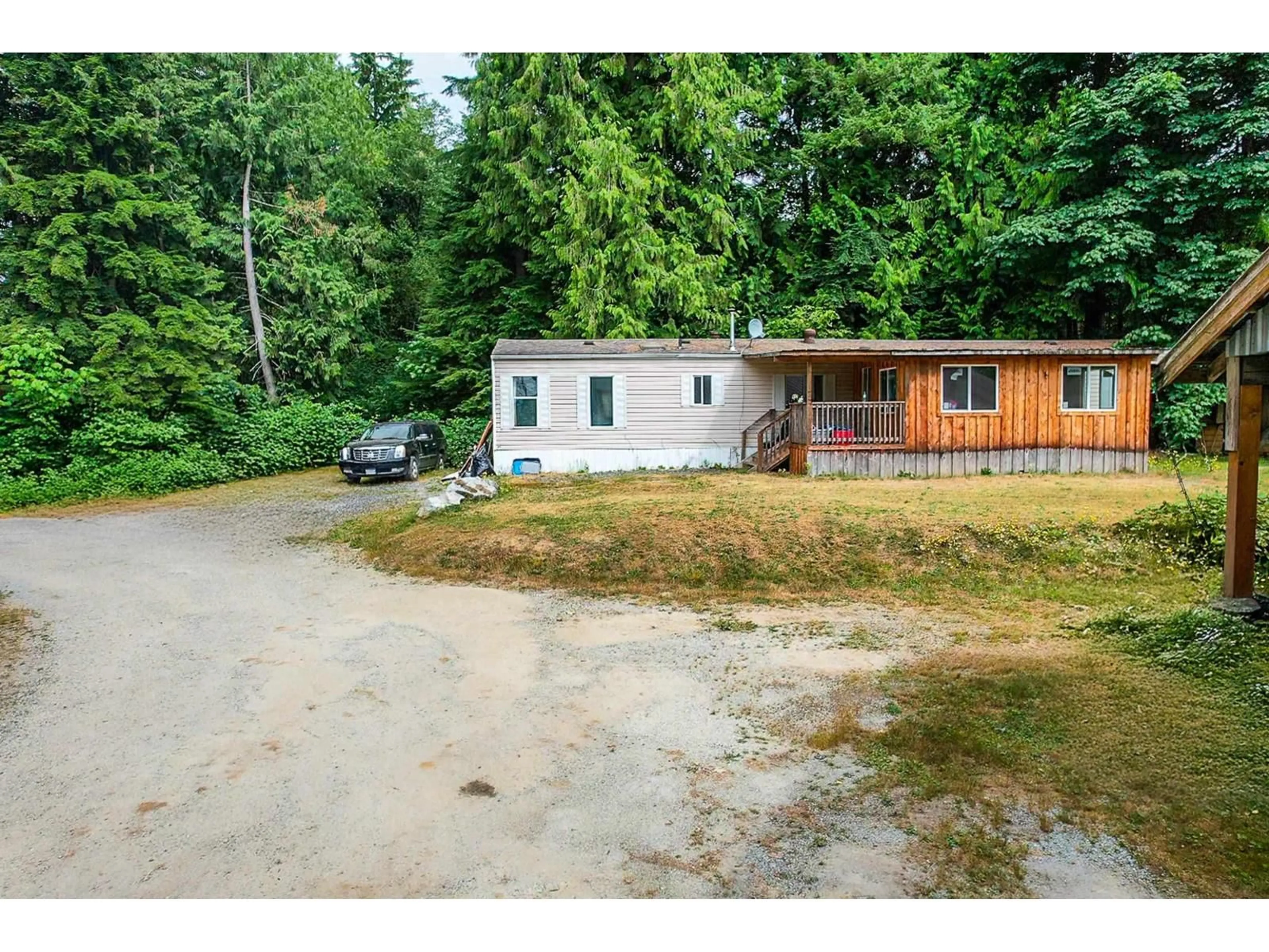 A pic from outside/outdoor area/front of a property/back of a property/a pic from drone, unknown for 12856 DEGRAFF, Mission British Columbia V2V4J1