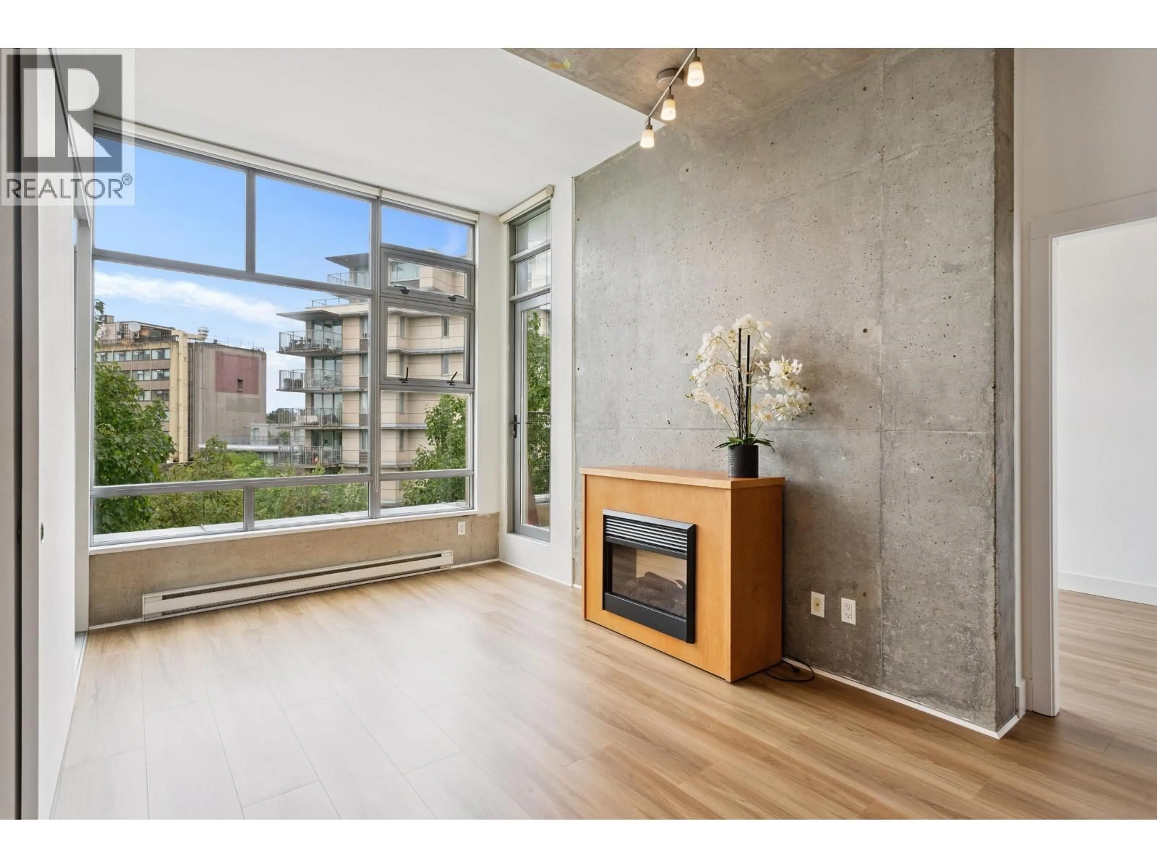 Unknown for 502 - 2635 PRINCE EDWARD STREET, Vancouver British Columbia V5T4V7