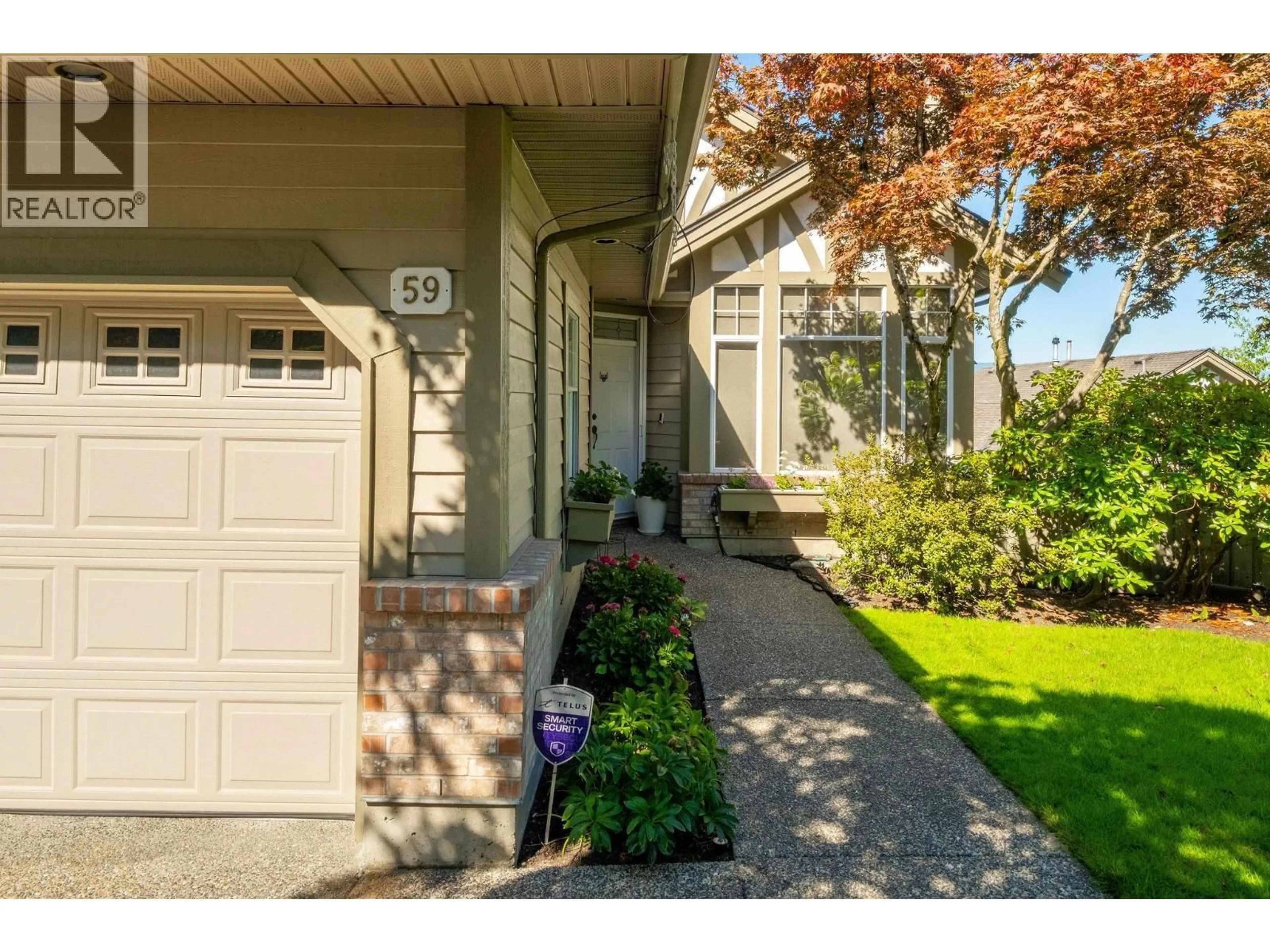 Indoor entryway for 59 - 5221 OAKMOUNT CRESCENT, Burnaby British Columbia V5H4R4