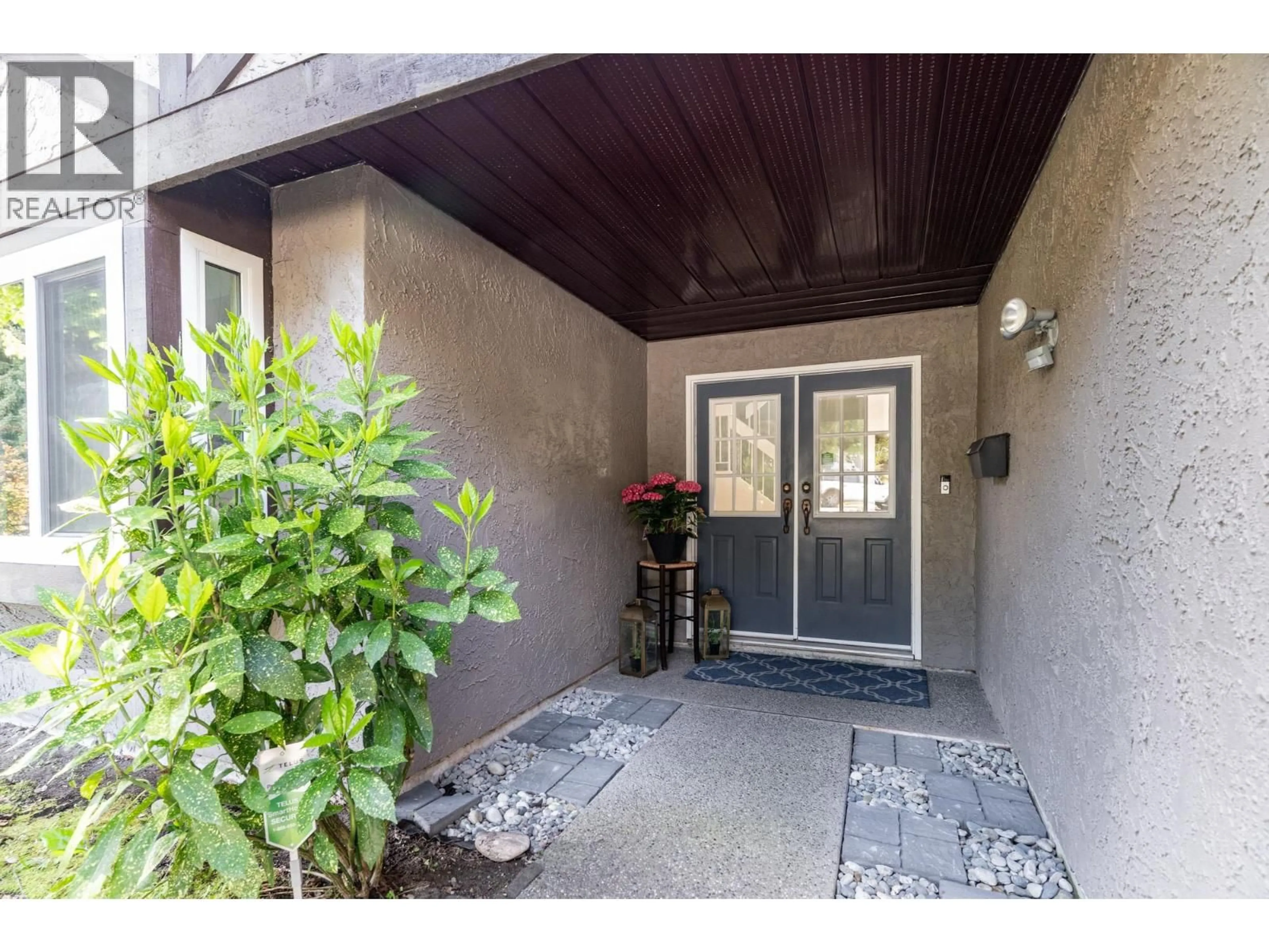 Indoor entryway for 1502 FERNWOOD PLACE, Port Moody British Columbia V3H4A6