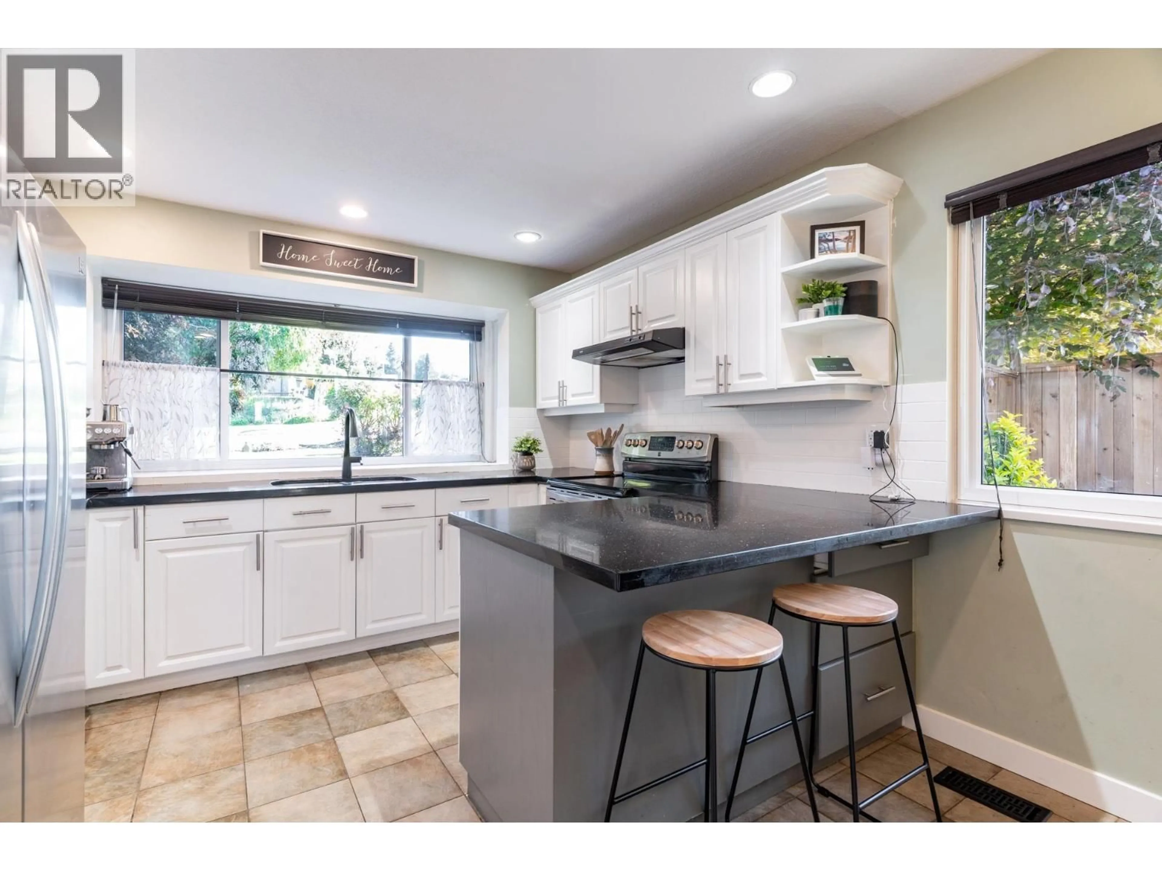 Open concept kitchen, ceramic/tile floor for 1502 FERNWOOD PLACE, Port Moody British Columbia V3H4A6