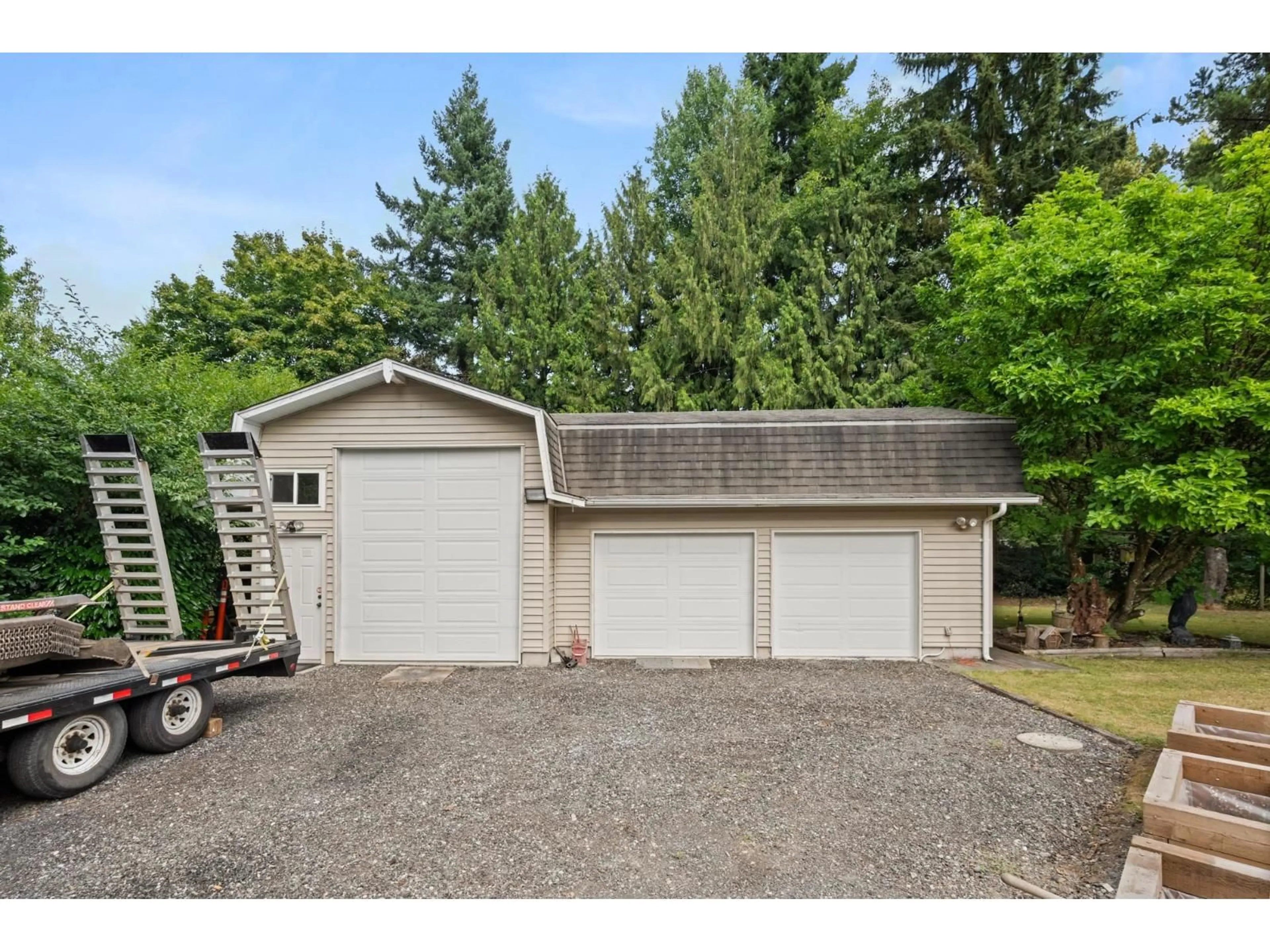 Indoor garage for 5796 244, Langley British Columbia V2Z1G6
