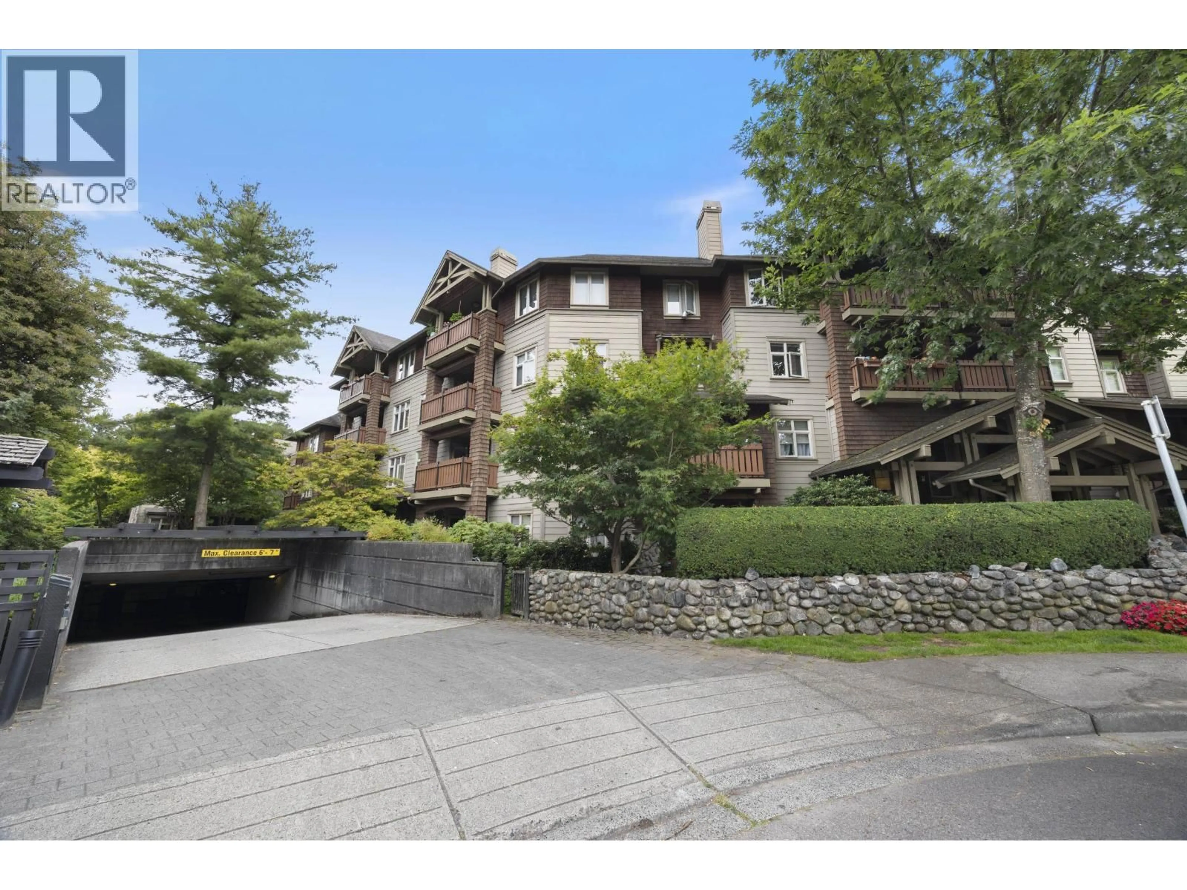 Unknown for 404 - 18 SMOKEY SMITH PLACE, New Westminster British Columbia V3L5V3