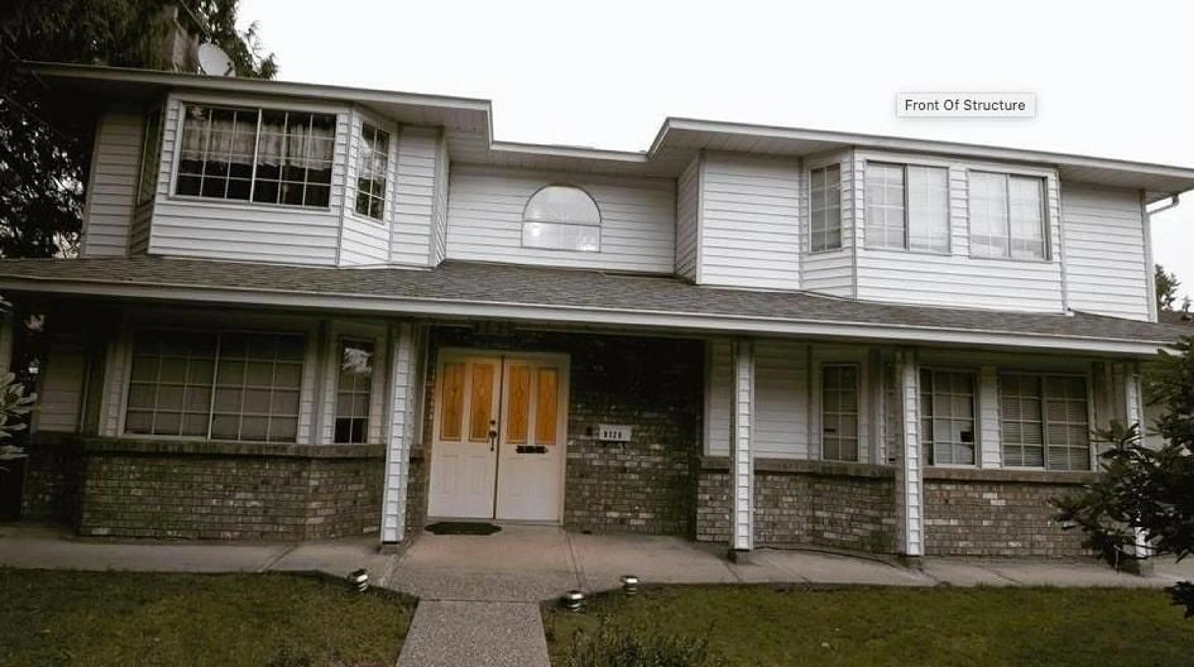 Home with vinyl exterior material, building for 9328 132, Surrey British Columbia V3V5R1