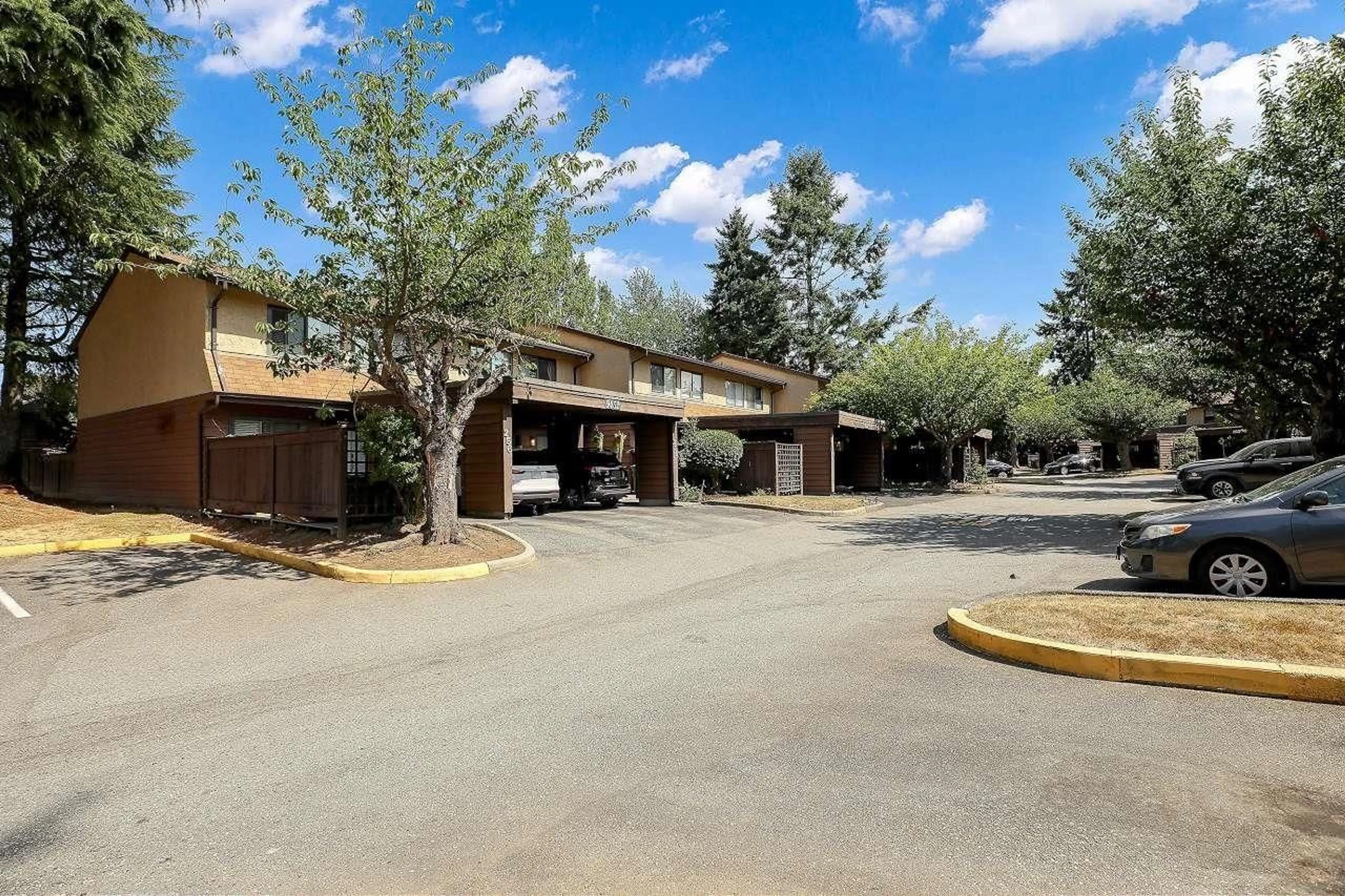 Patio, unknown for 252 - 9452 PRINCE CHARLES, Surrey British Columbia V3V1S6
