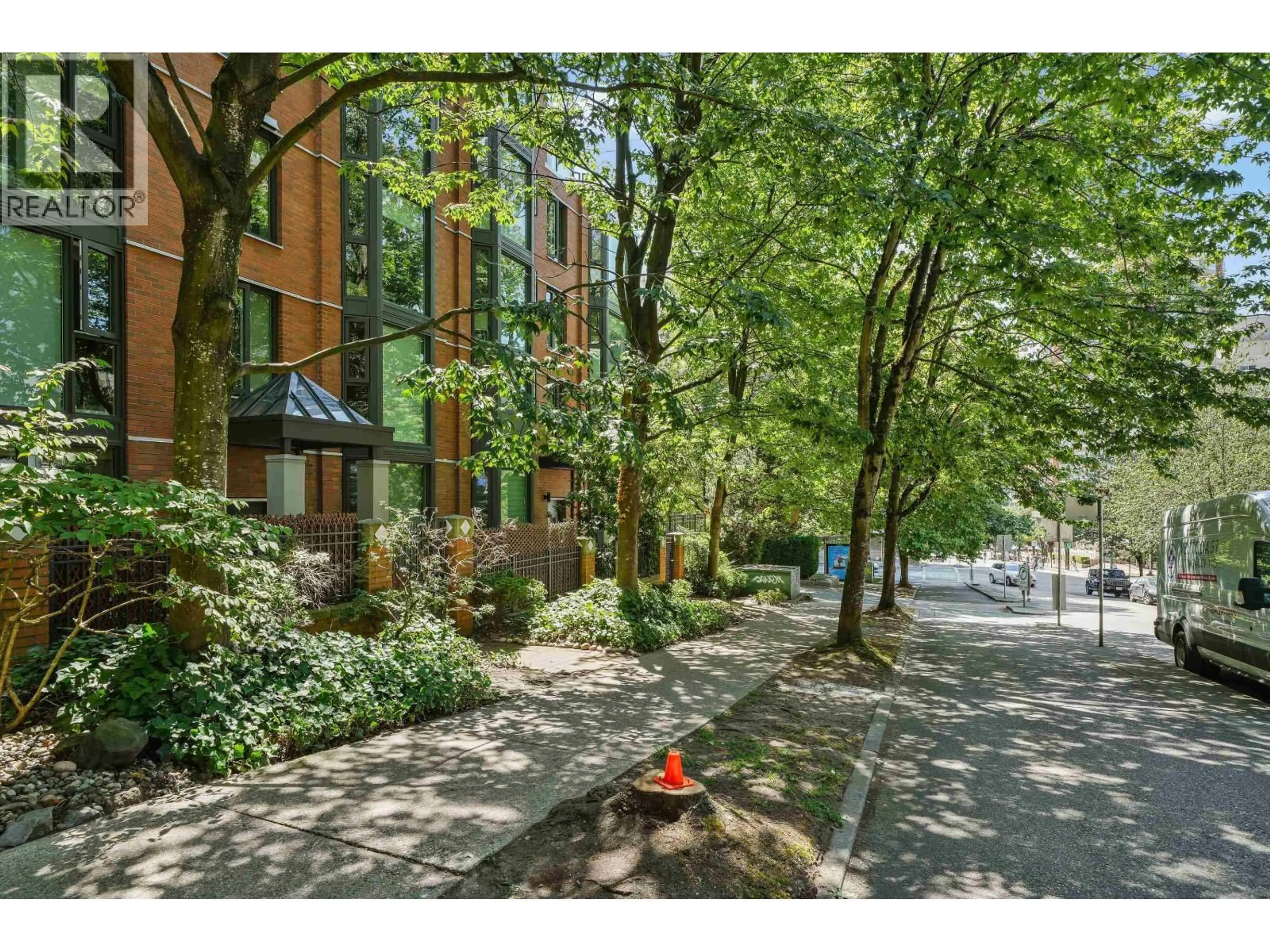 Patio, street for 102 - 1488 HORNBY STREET, Vancouver British Columbia V6Z1X3