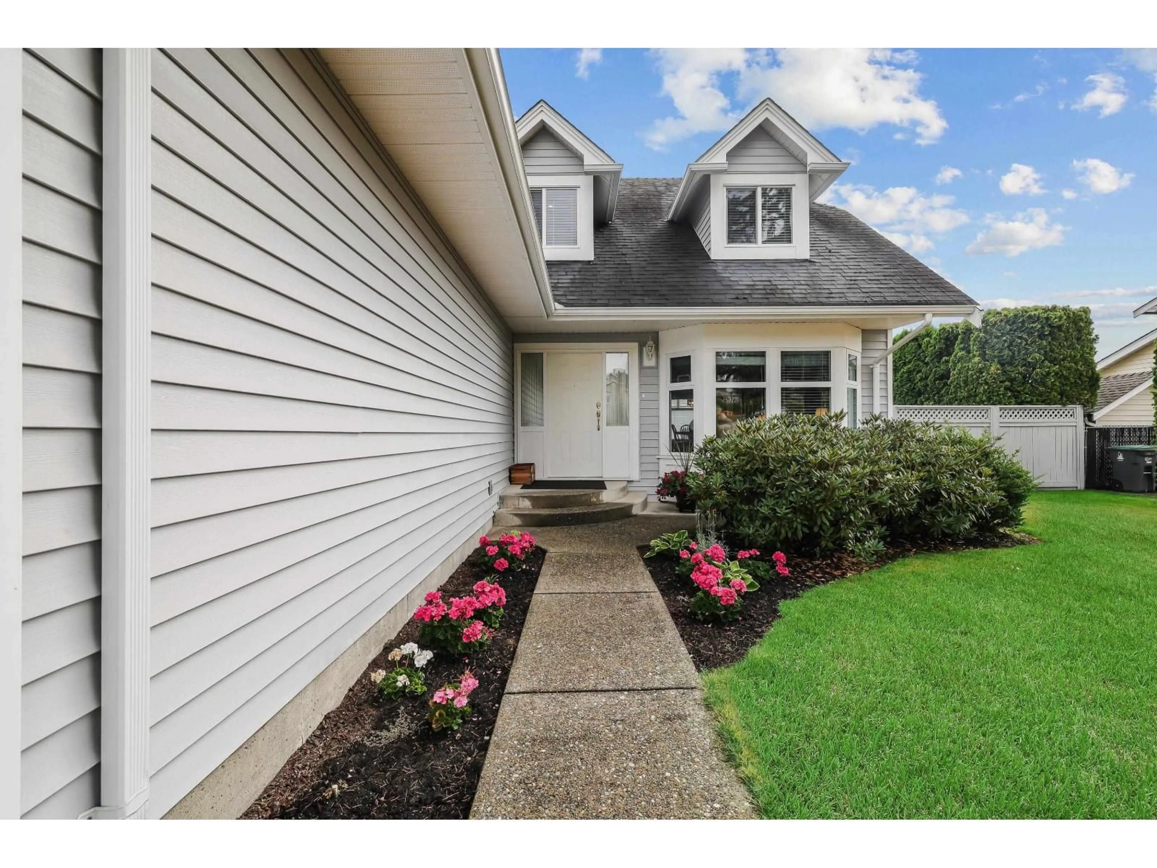 Home with vinyl exterior material, street for 5668 SUNRISE EAST, Surrey British Columbia V3S7M5