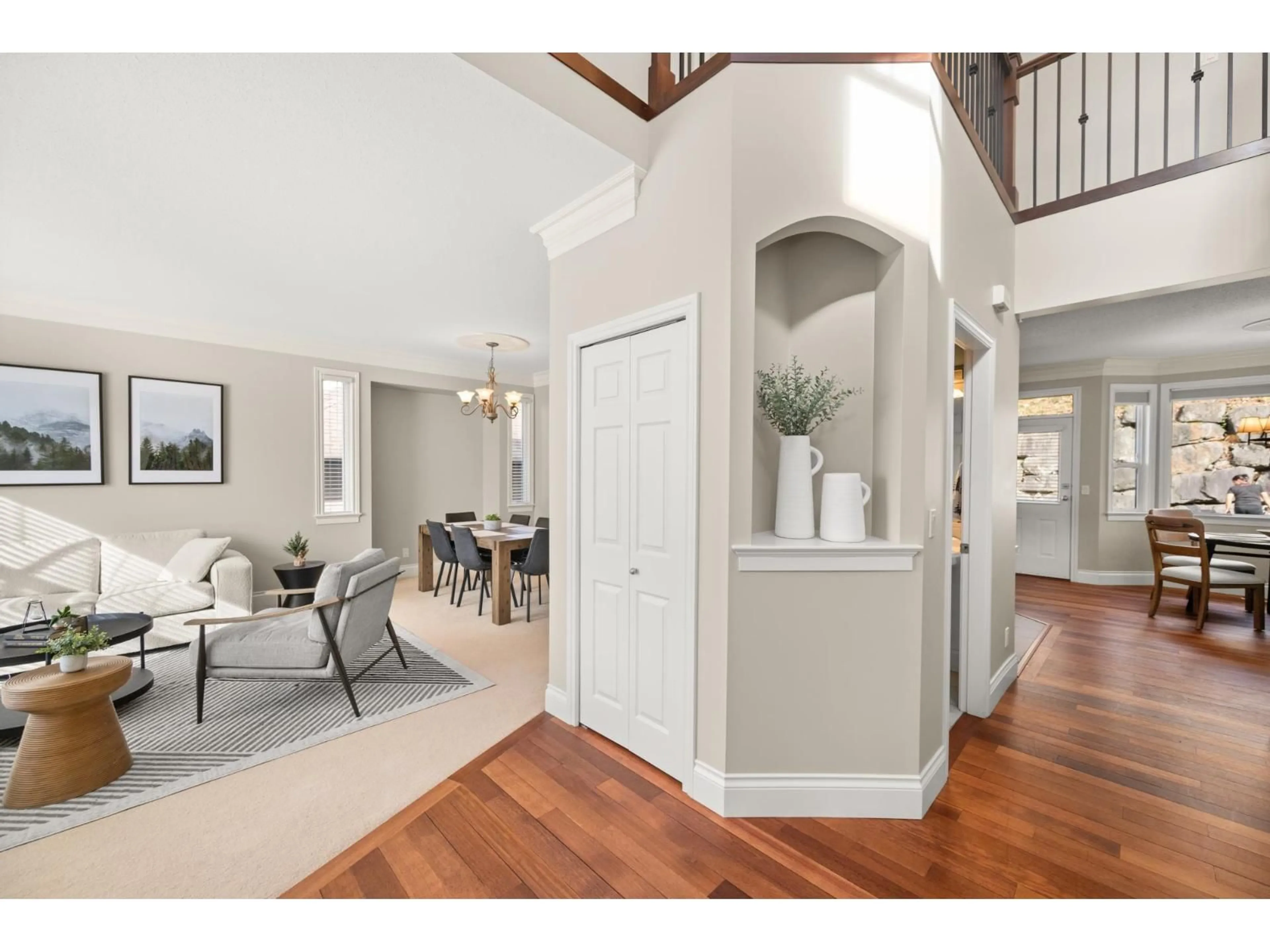 Indoor entryway for 35361 KINLOCH, Abbotsford British Columbia V3G3A8