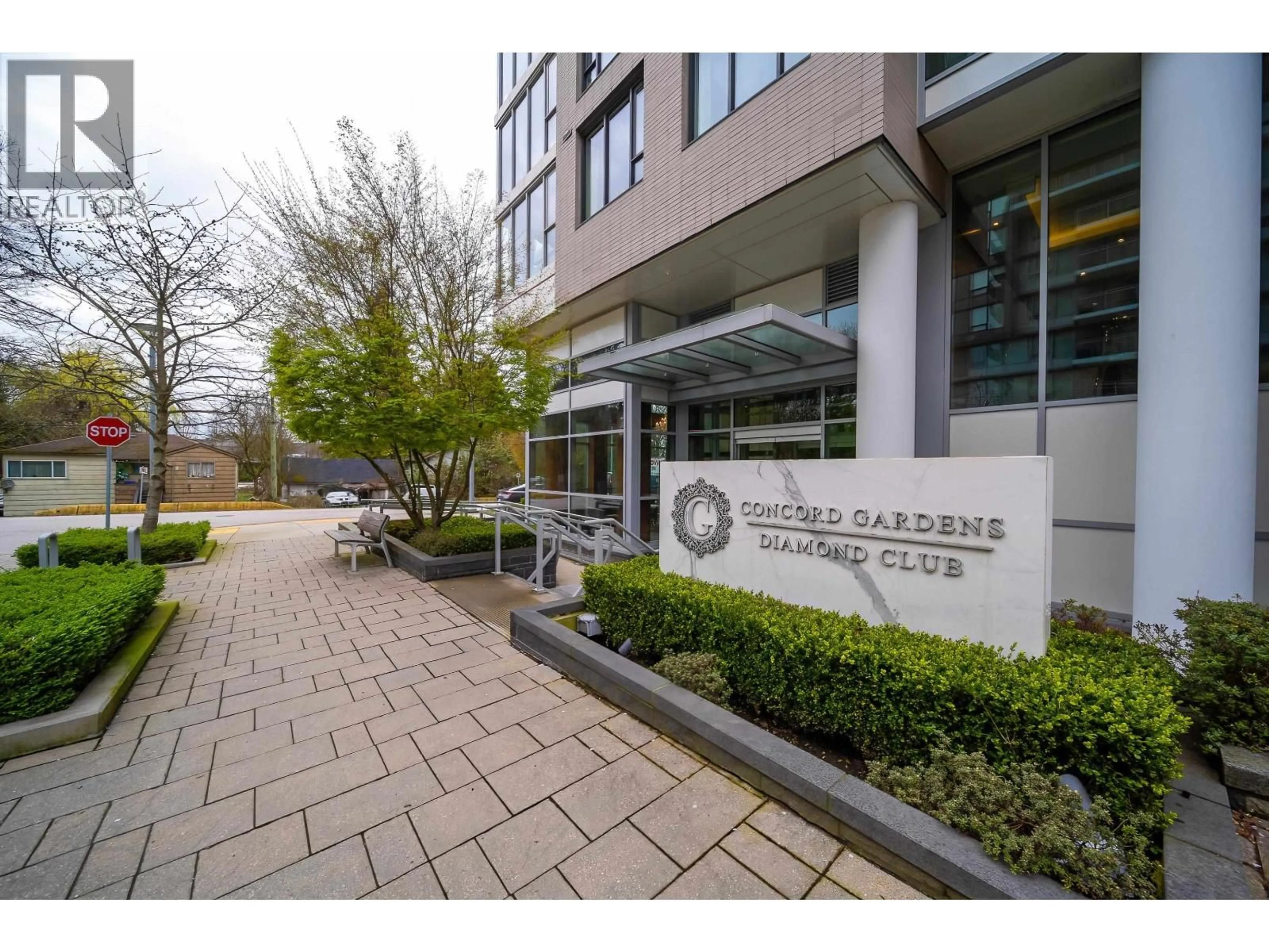 Indoor foyer for 721 - 8988 PATTERSON ROAD, Richmond British Columbia V6X0R2