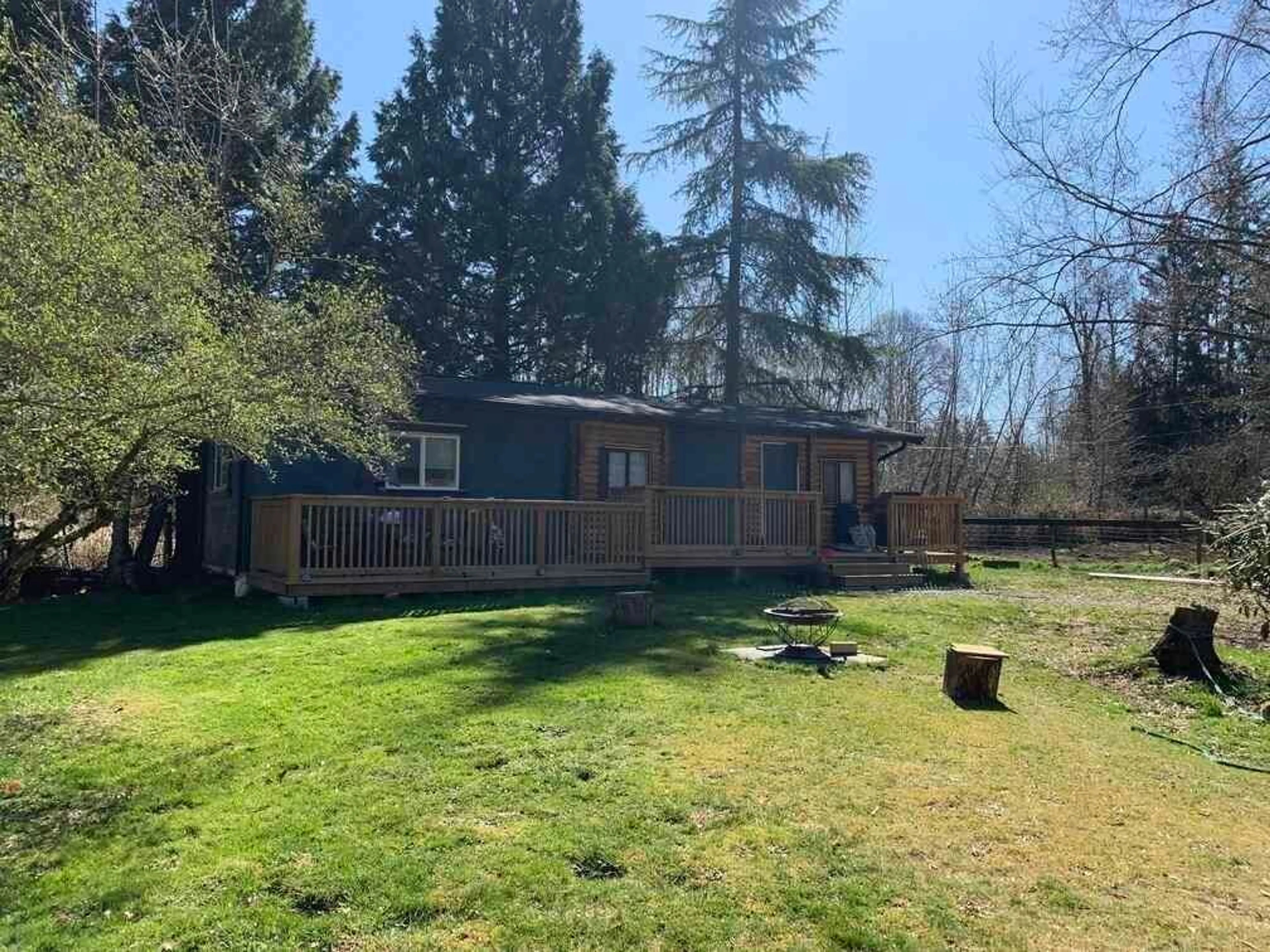 A pic from outside/outdoor area/front of a property/back of a property/a pic from drone, water/lake/river/ocean view for 31924 TOWNSHIPLINE, Mission British Columbia V4S1G3