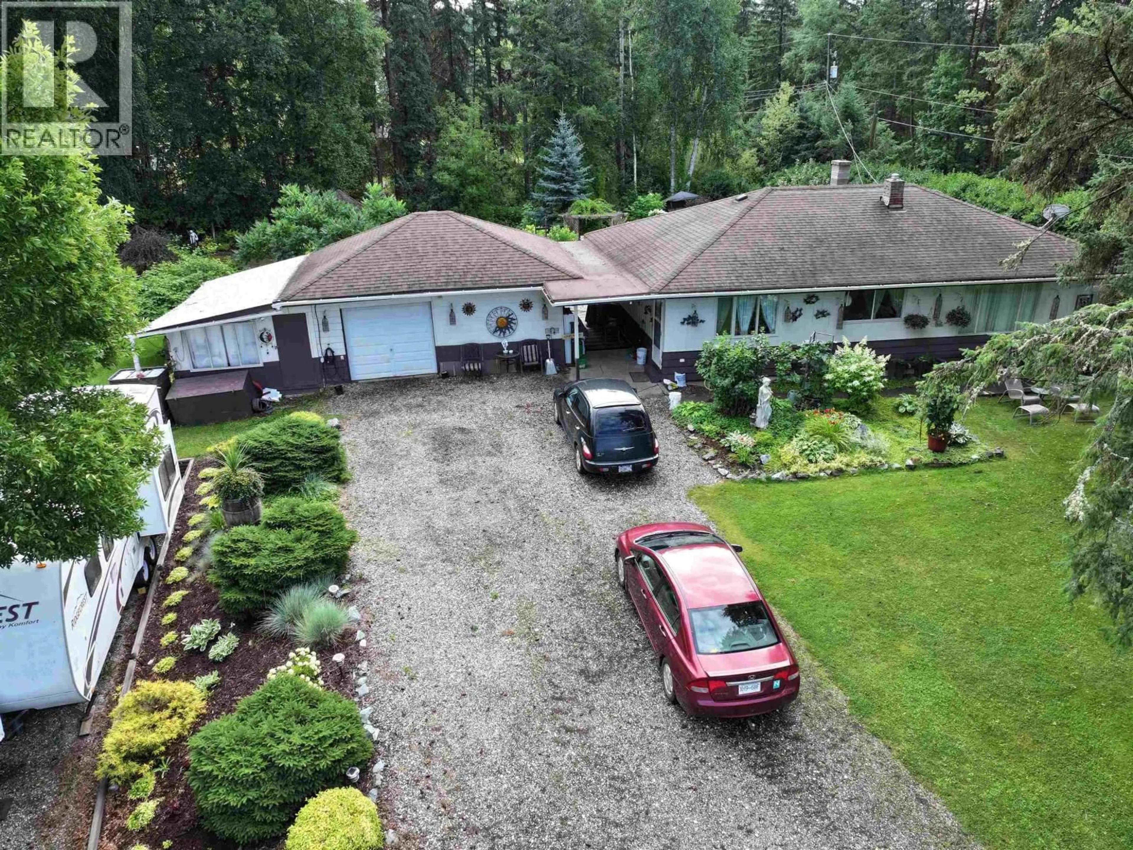 A pic from outside/outdoor area/front of a property/back of a property/a pic from drone, street for 2501 DURRELL ROAD, Quesnel British Columbia V2J6N1