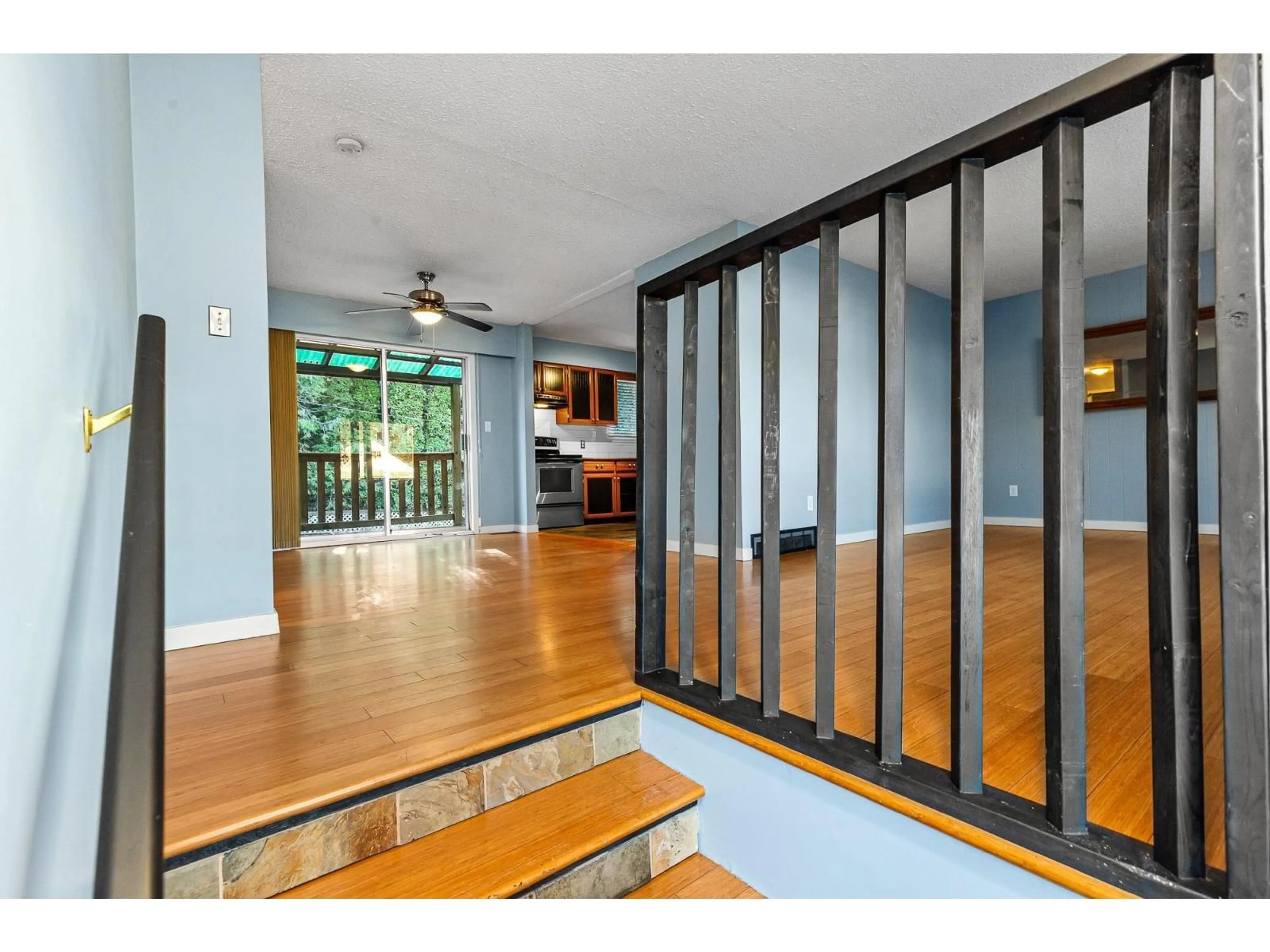 Indoor foyer for 6978 CHEAM AVENUE, Agassiz British Columbia V0M1A3