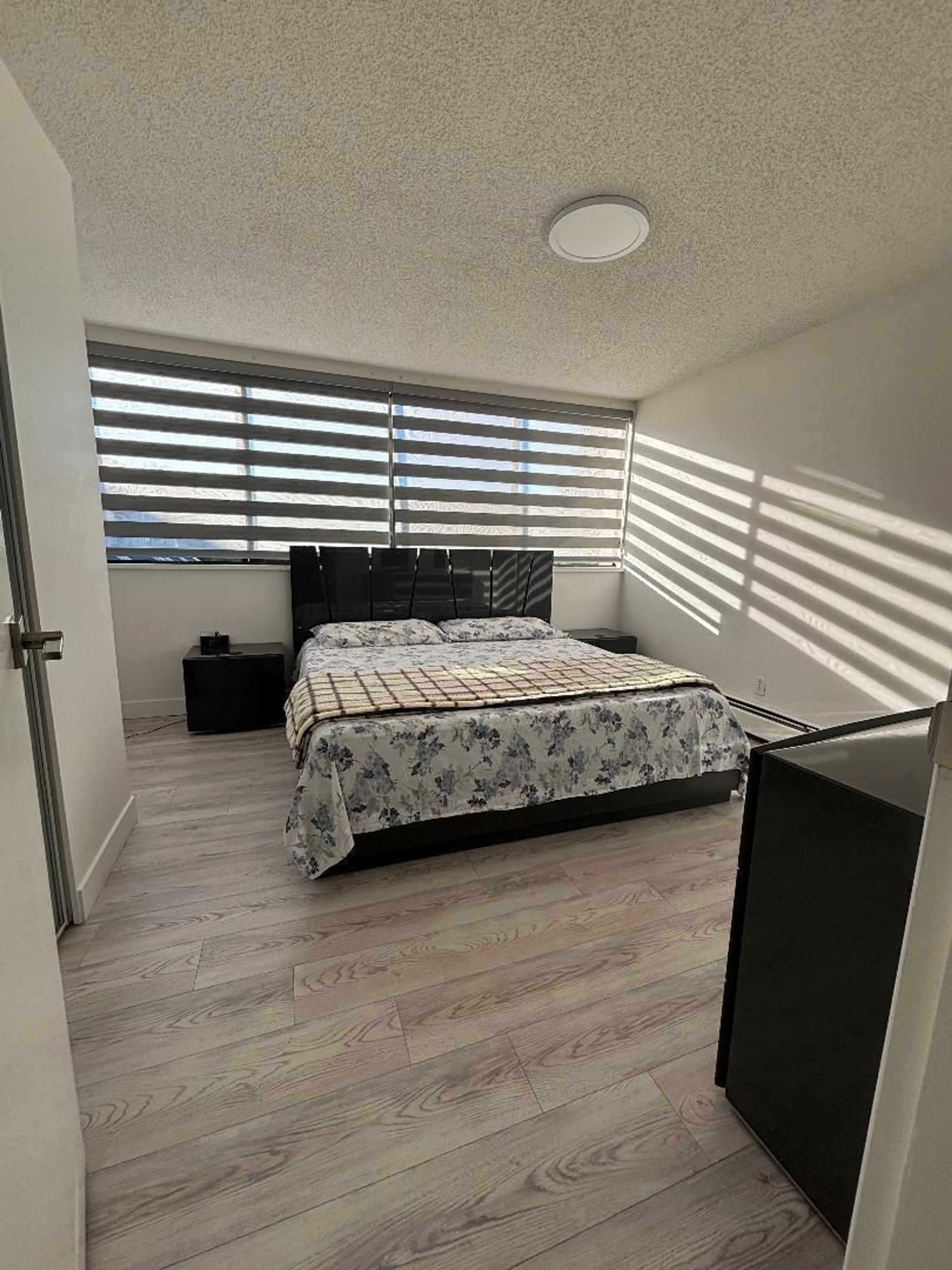 Bedroom with bed, wood/laminate floor for 58 - 17710 60, Surrey British Columbia V3S1V2