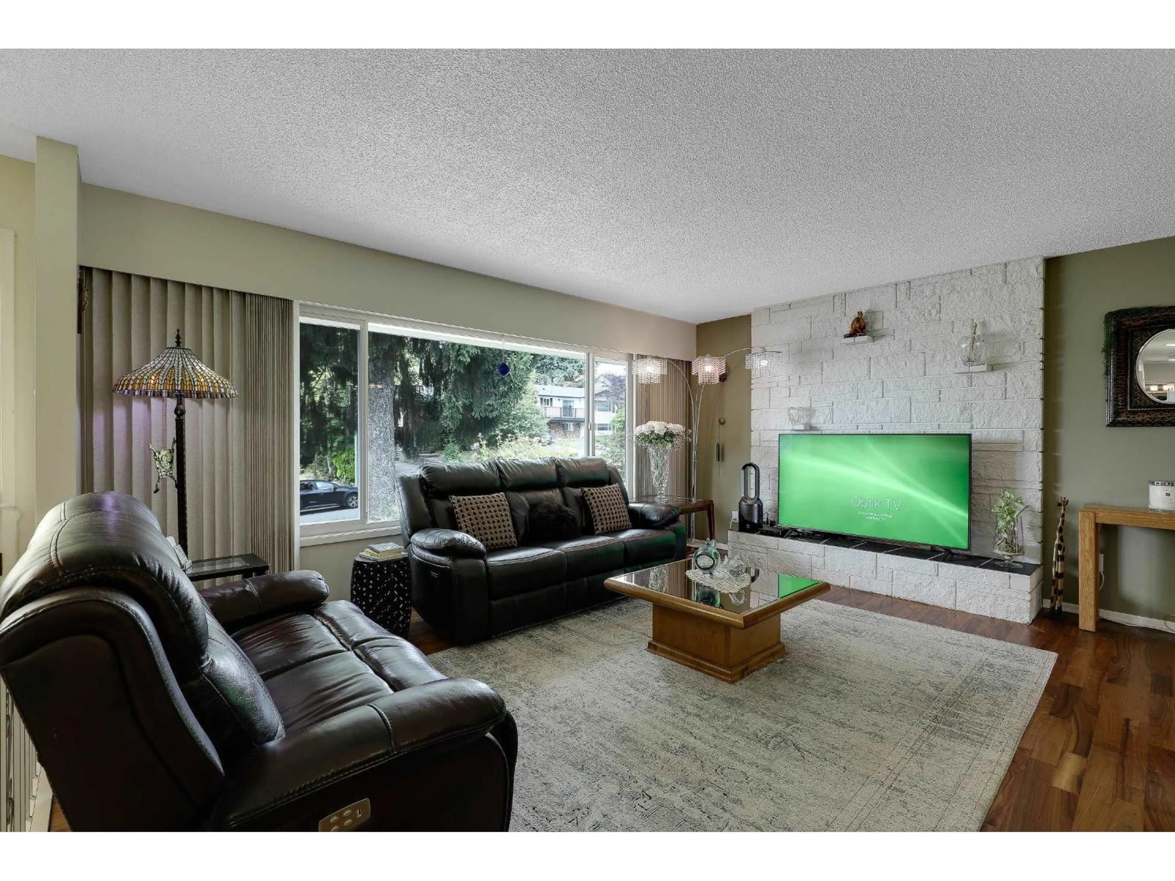 Living room with furniture, unknown for 8936 112A, Delta British Columbia V4C4Z9