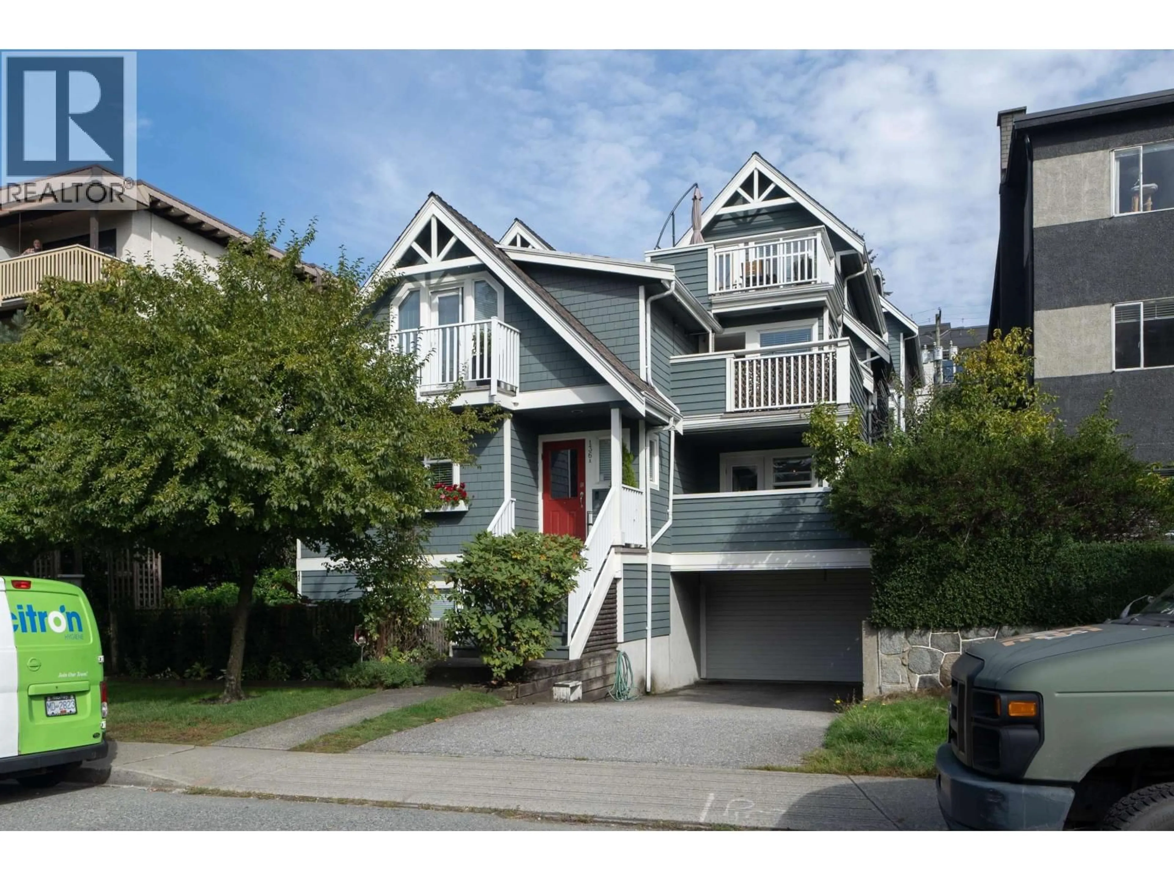 Home with vinyl exterior material, street for D - 136 4TH STREET, North Vancouver British Columbia V7M1H5