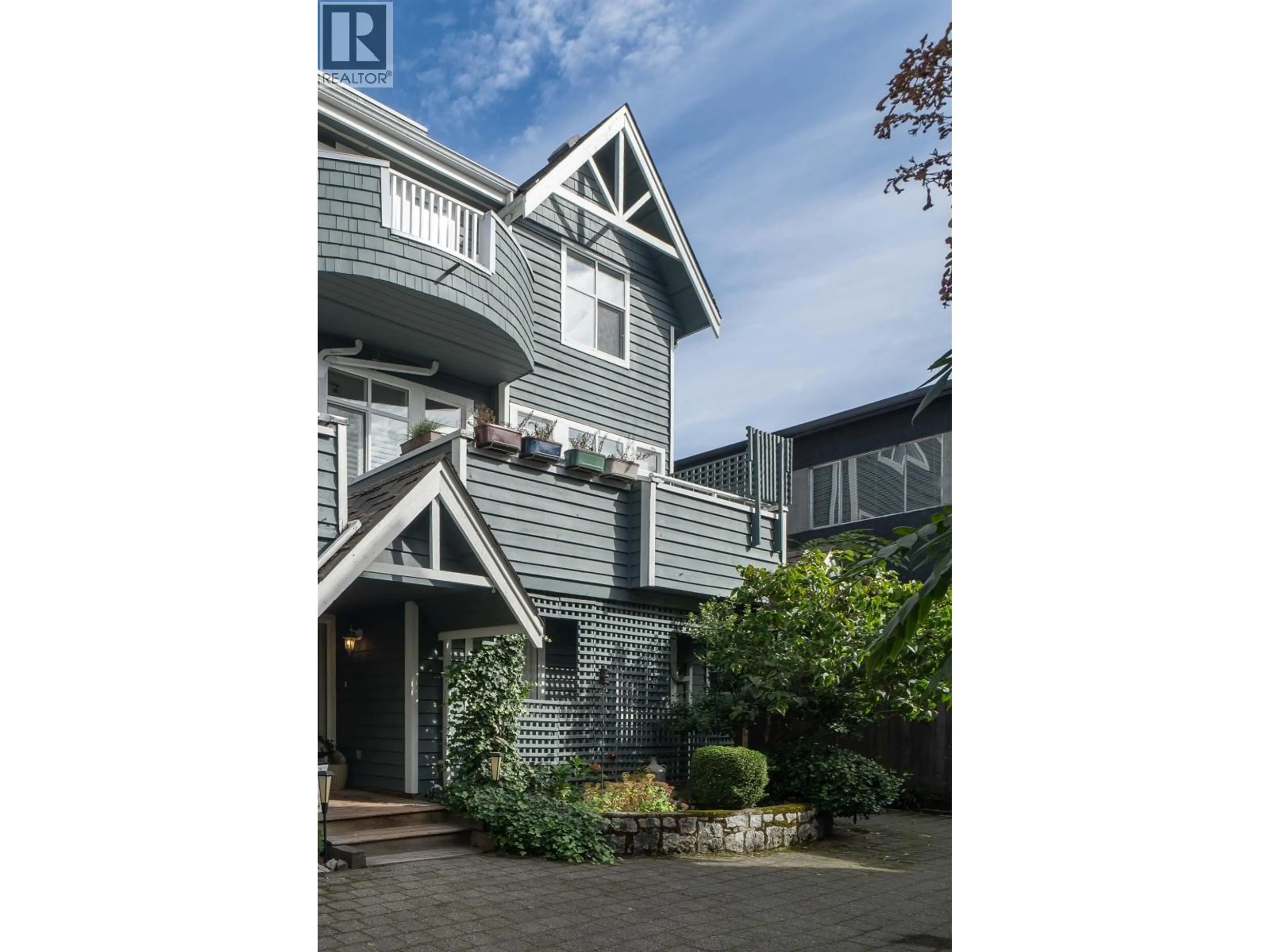 Unknown for D - 136 4TH STREET, North Vancouver British Columbia V7M1H5