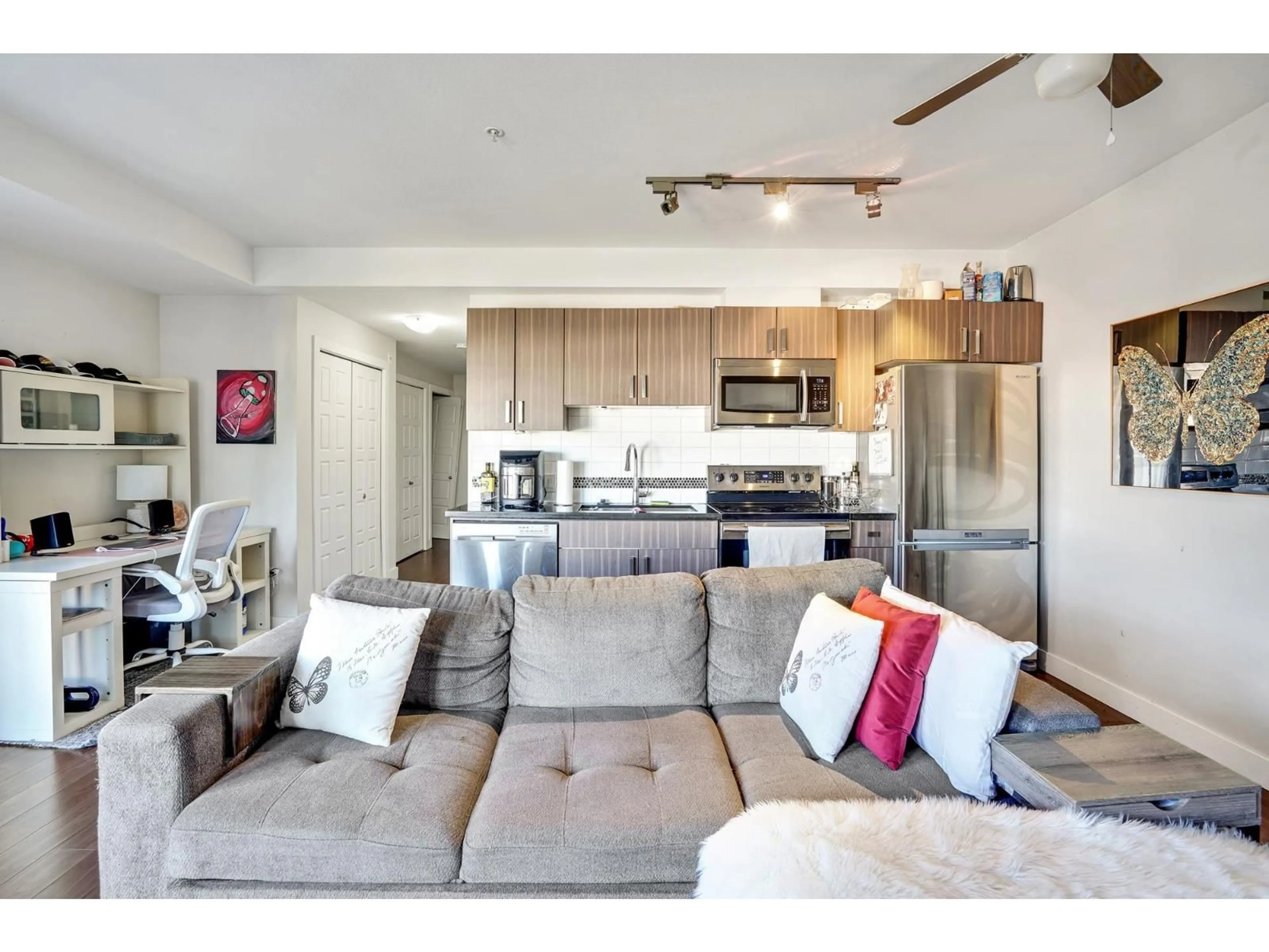 Open concept kitchen, unknown for 312 - 20219 54A, Langley British Columbia V3A0C7