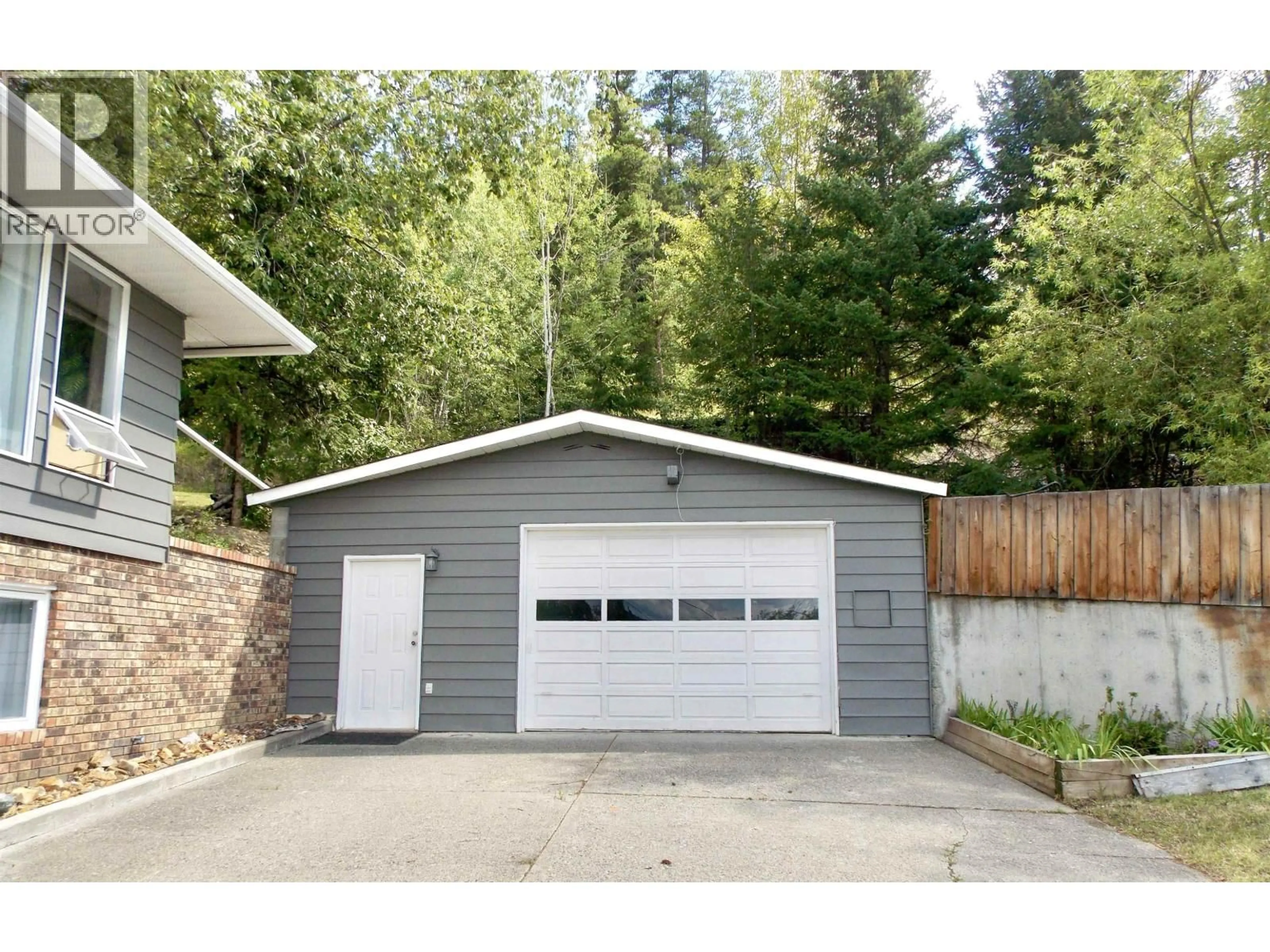 Indoor garage for 690 CENTENNIAL DRIVE, Williams Lake British Columbia V2G4B5