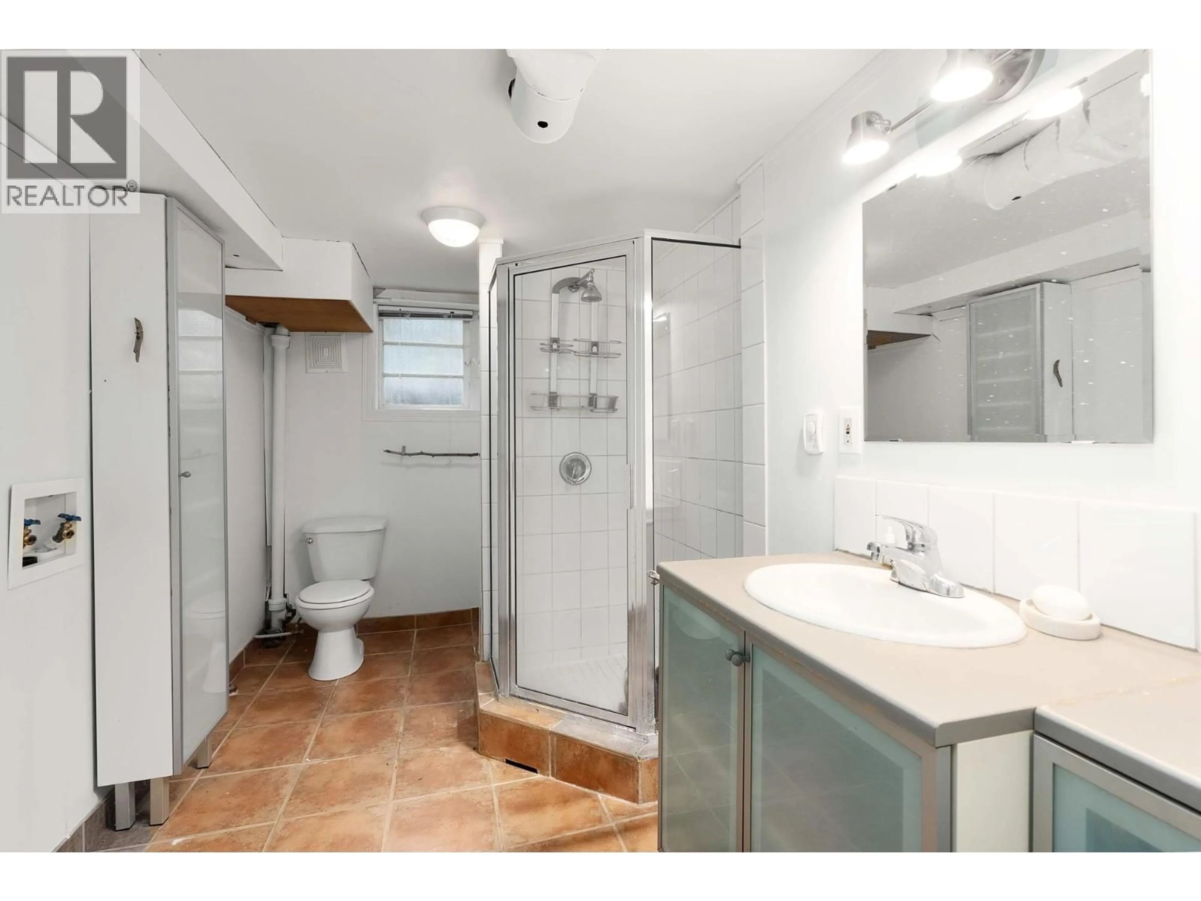 Standard bathroom, ceramic/tile floor for 3548 CREERY AVENUE, West Vancouver British Columbia V7V2M1