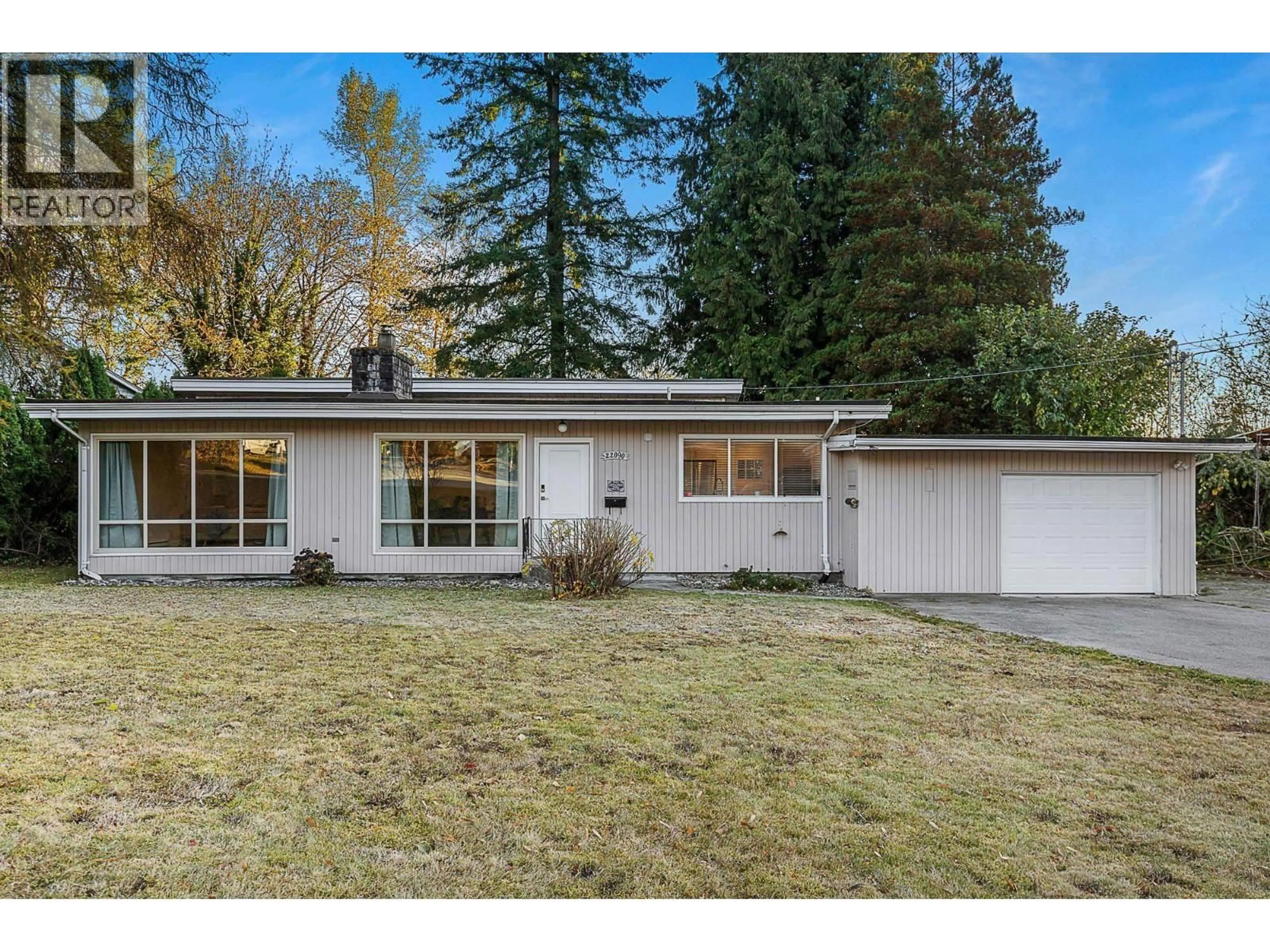 Home with vinyl exterior material, street for 22090 CLIFF AVENUE, Maple Ridge British Columbia V2X2L2