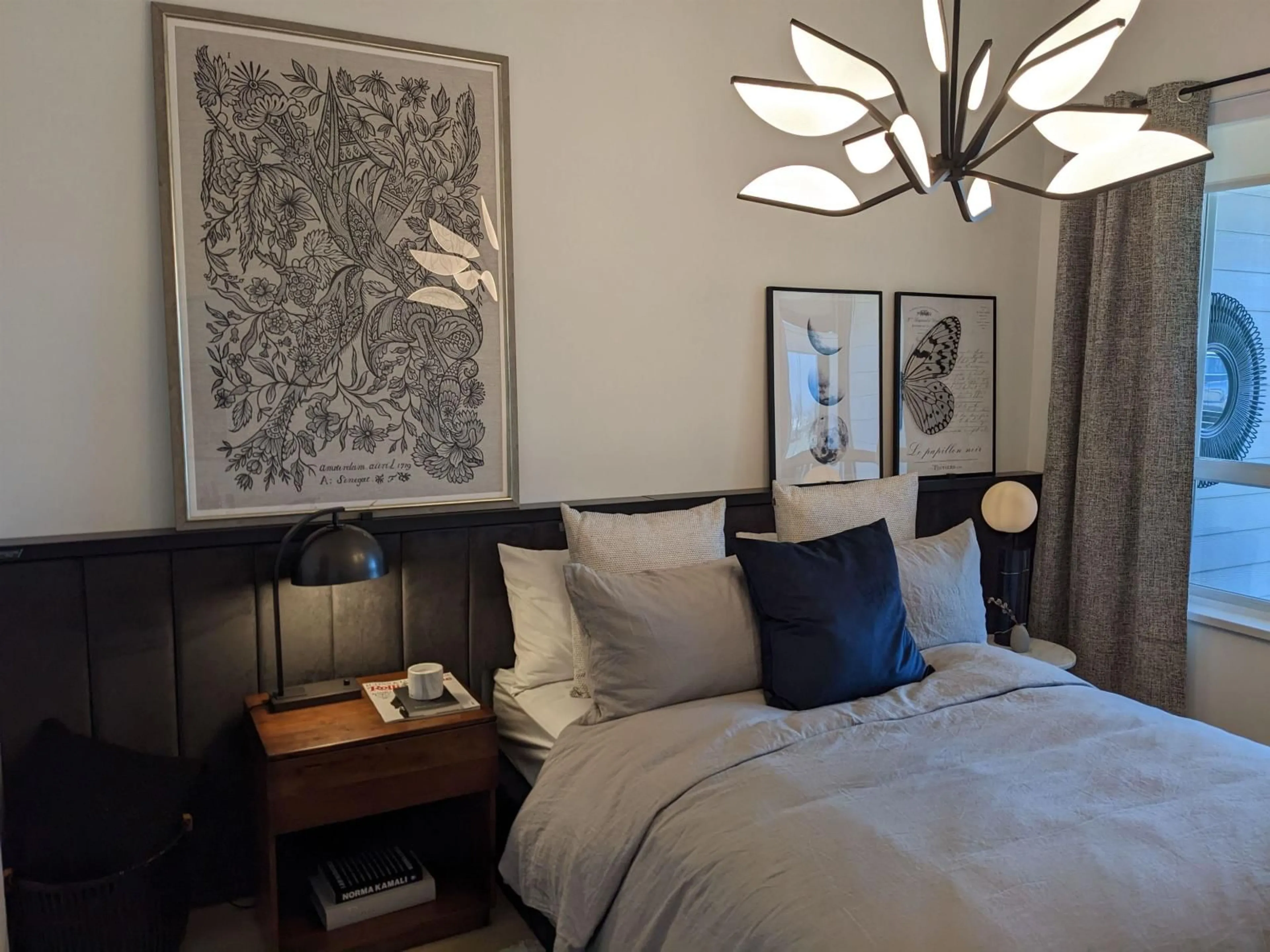 Bedroom with bed, wood/laminate floor for 404 - 19885 76, Langley British Columbia V2Y1S1
