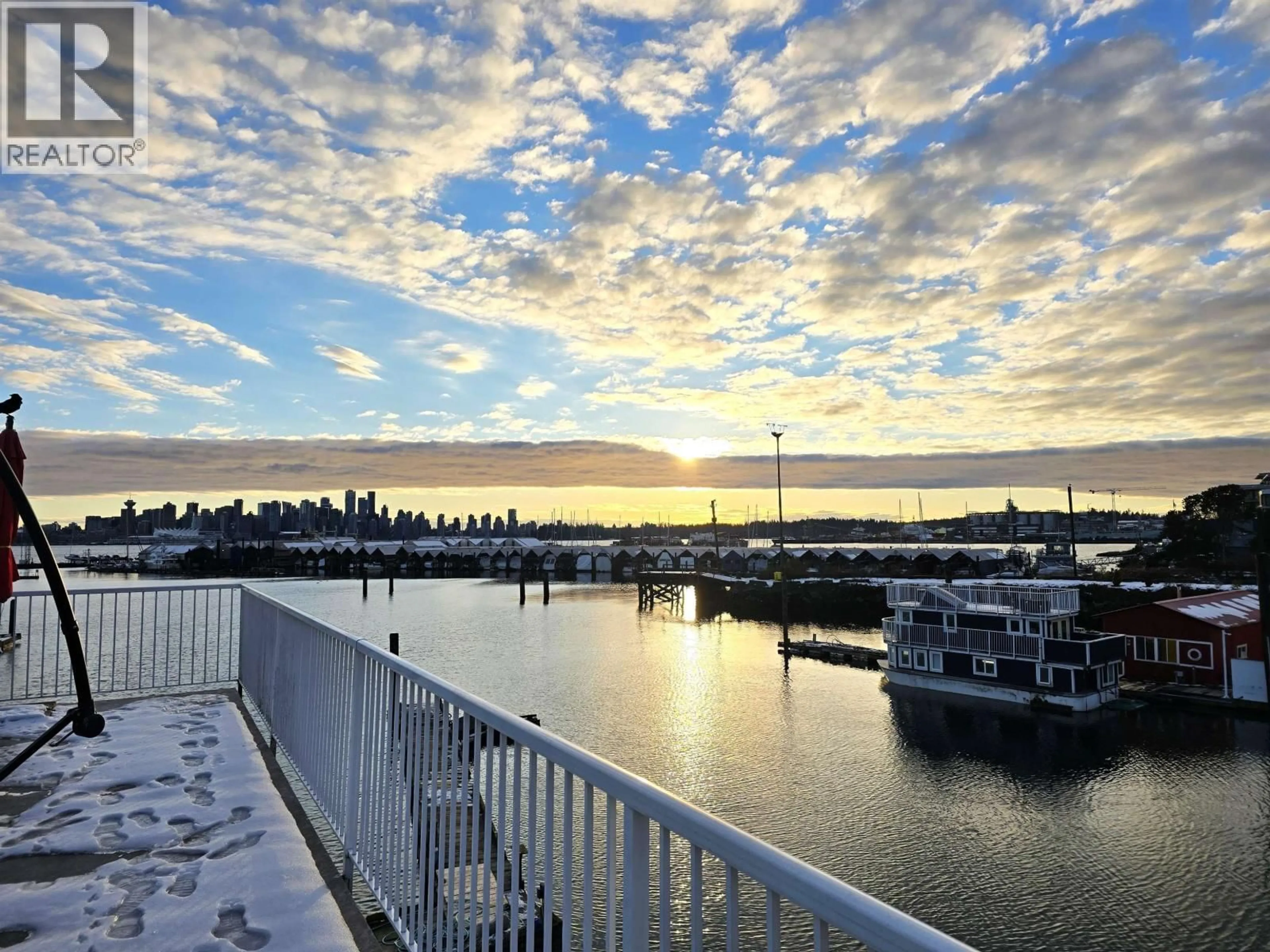 Patio, water/lake/river/ocean view for GNB20 - 415 ESPLANADE, North Vancouver British Columbia V7M1A6