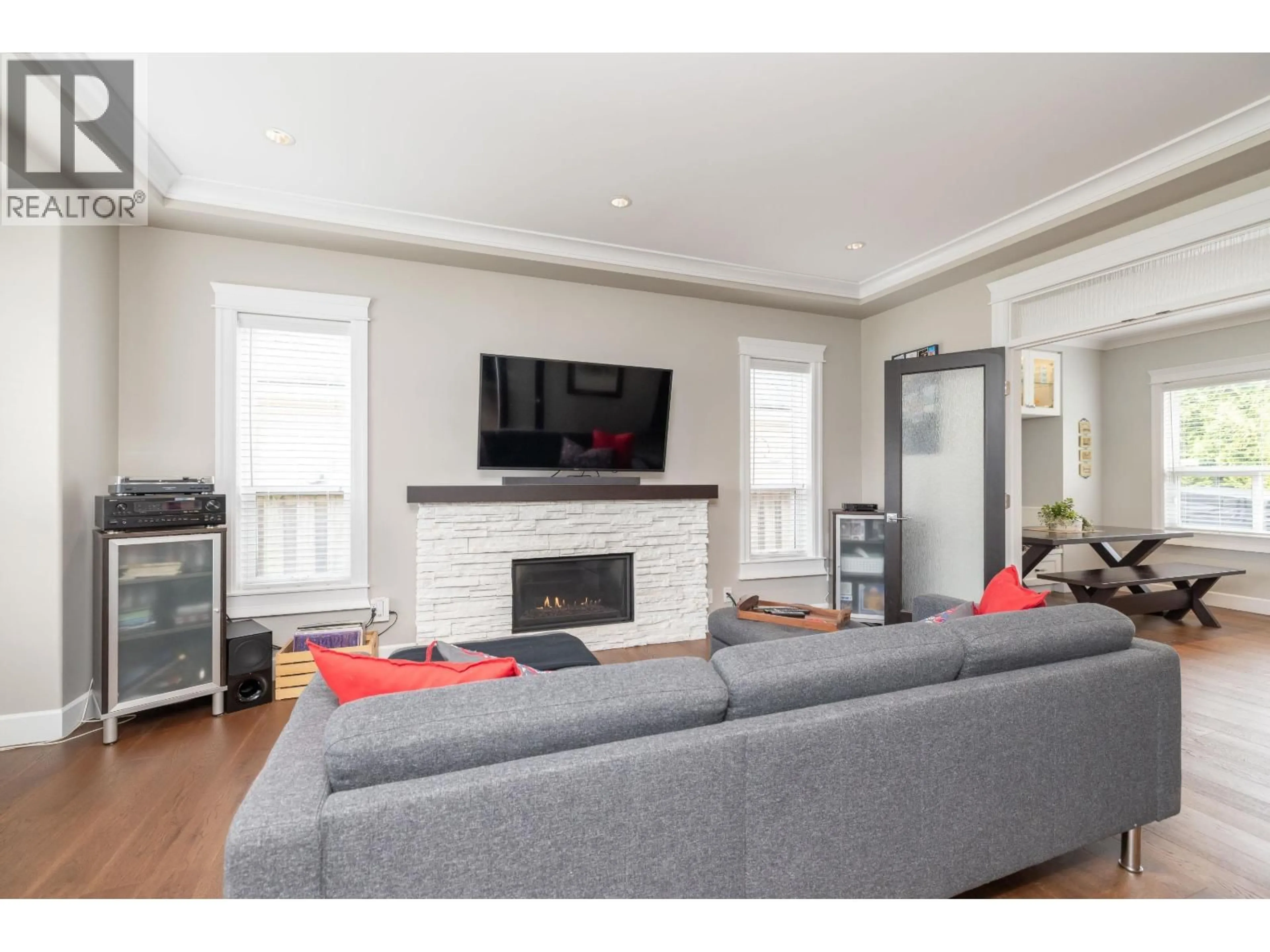 Living room with furniture, wood/laminate floor for 5022 MARINER PLACE, Delta British Columbia V4K4J4