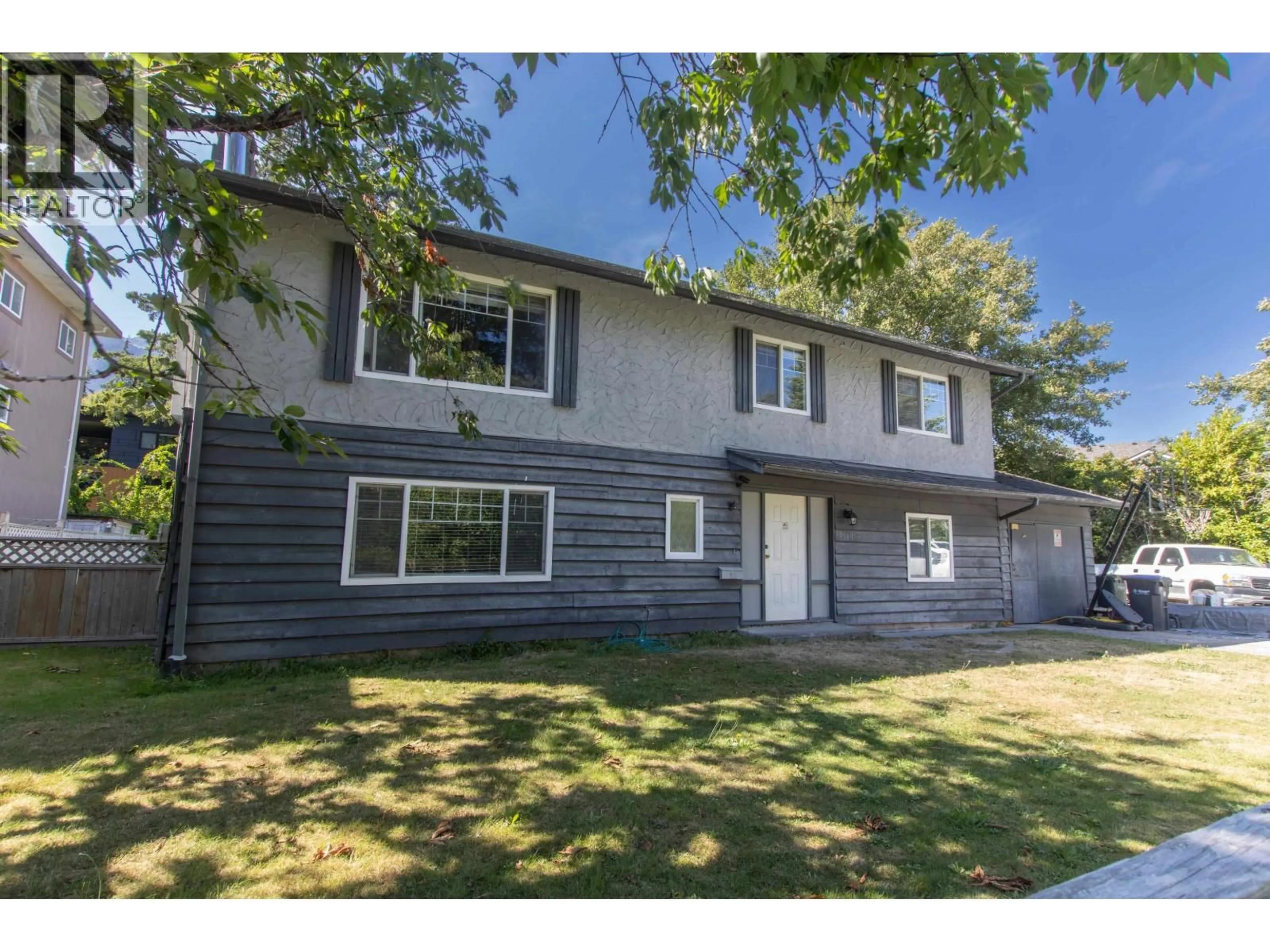 Home with vinyl exterior material, street for 38069 FIFTH AVENUE, Squamish British Columbia V0N1T0