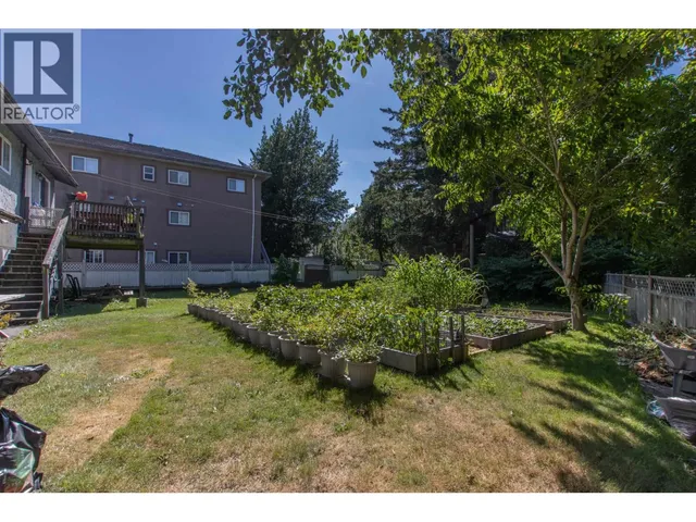 38069 FIFTH AVENUE, Squamish 3