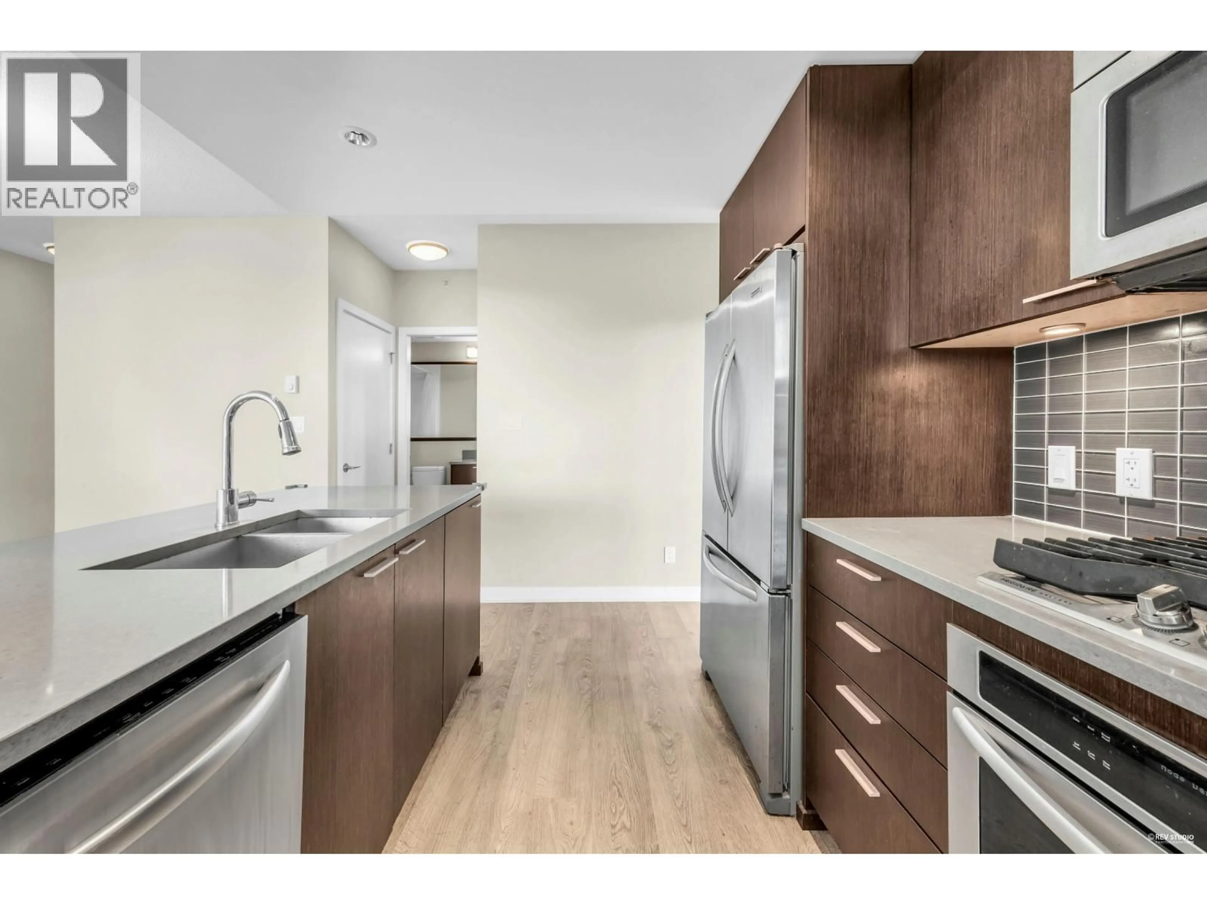 Standard kitchen, wood/laminate floor for 2307 - 2975 ATLANTIC AVENUE, Coquitlam British Columbia V3B0C5