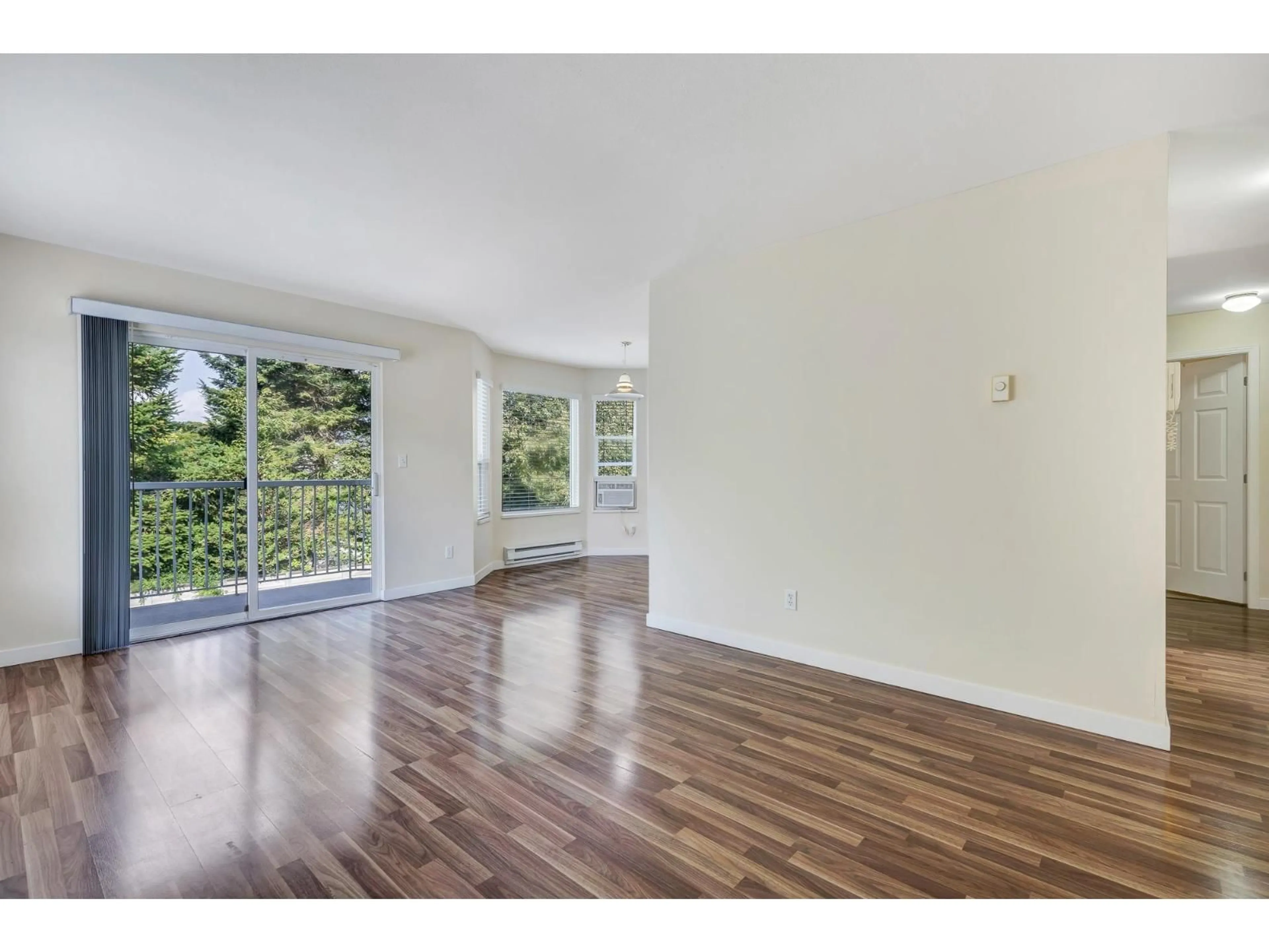 A pic of a room for 209 - 45222 WATSON ROAD, Chilliwack British Columbia V2R3J4