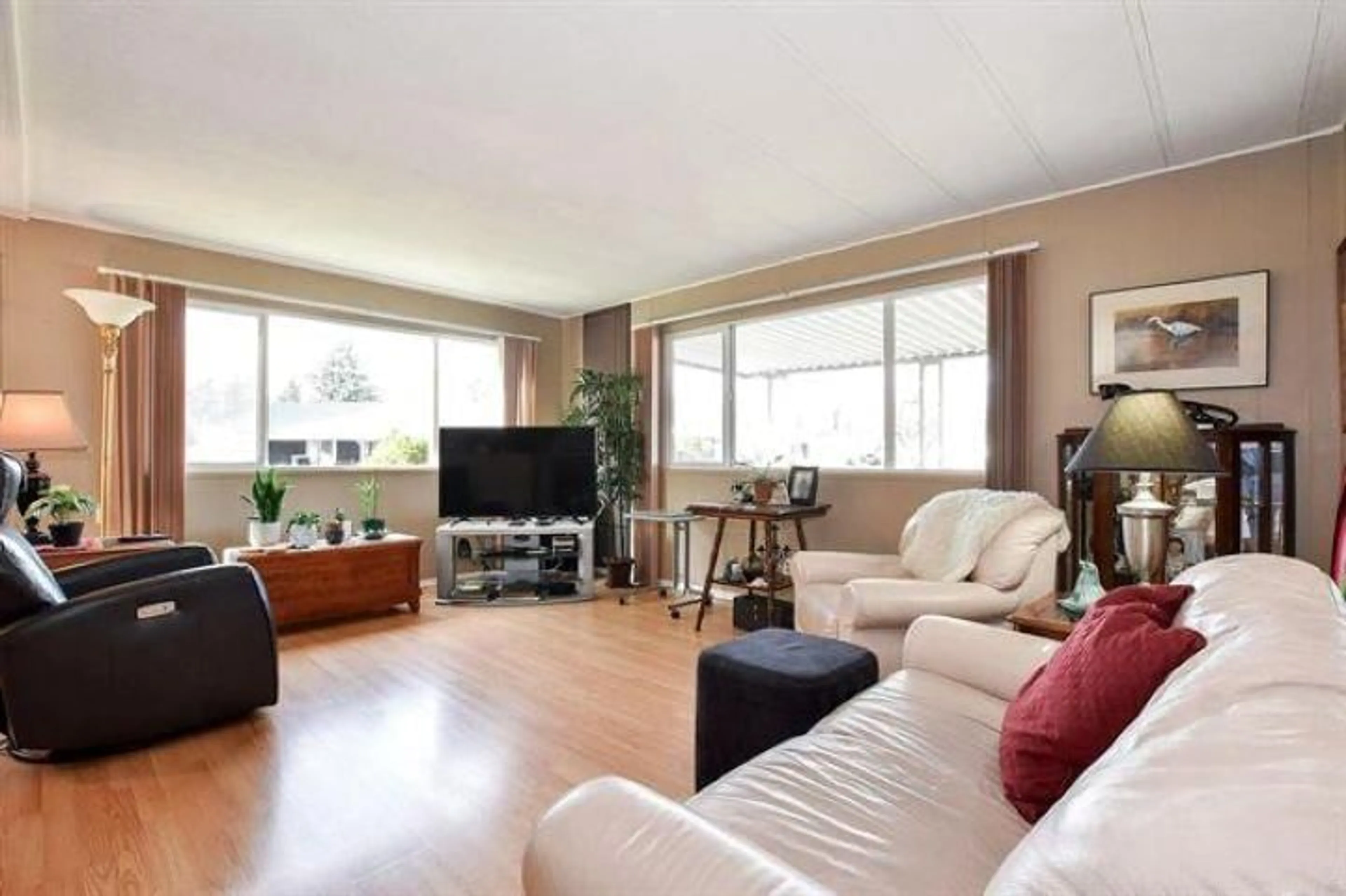 Living room with furniture, unknown for 44 - 31313 LIVINGSTONE, Abbotsford British Columbia V2T4T1