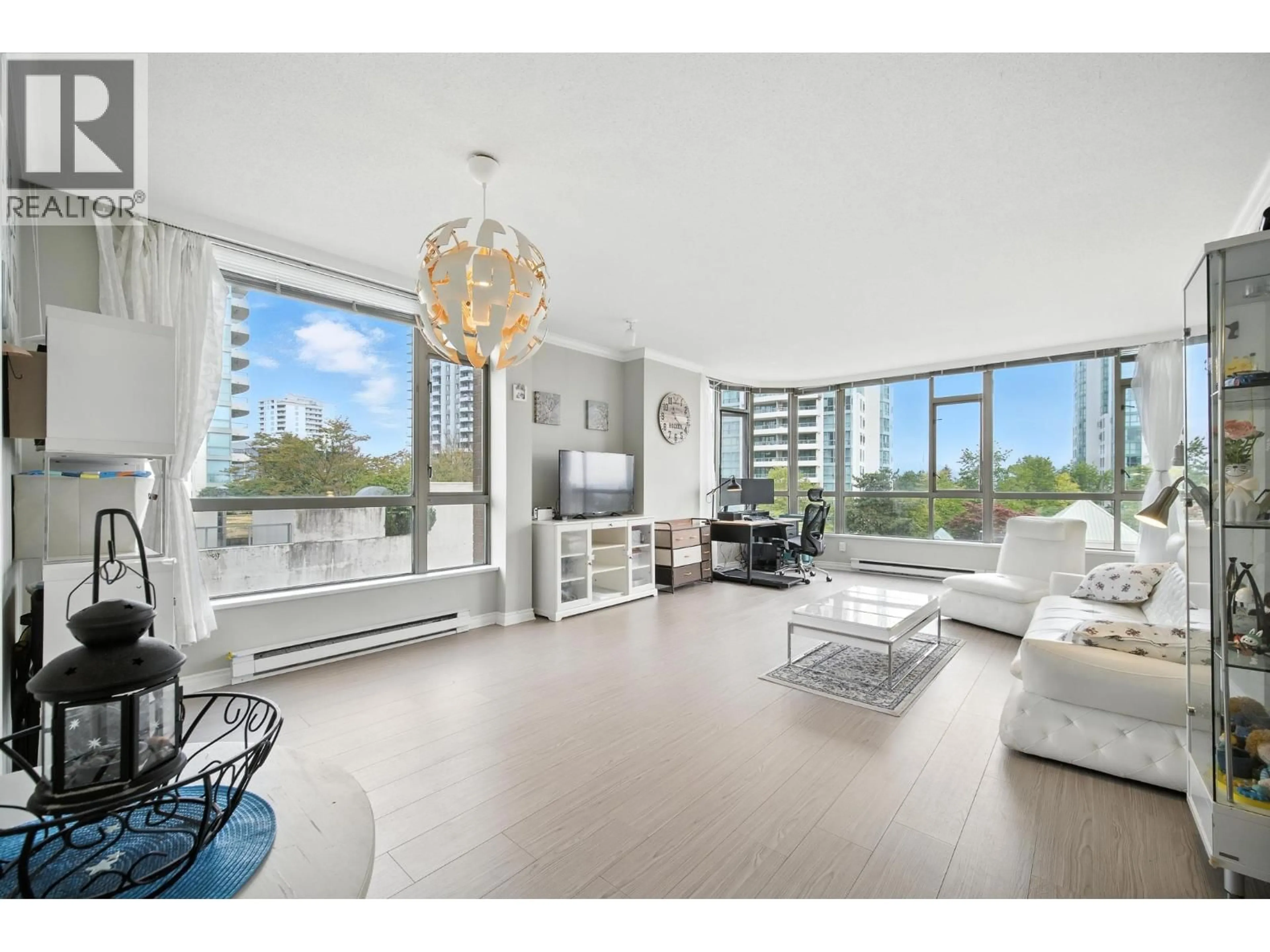 Living room with furniture, floor is not visible for 400 - 5967 WILSON AVENUE, Burnaby British Columbia V5H4N9